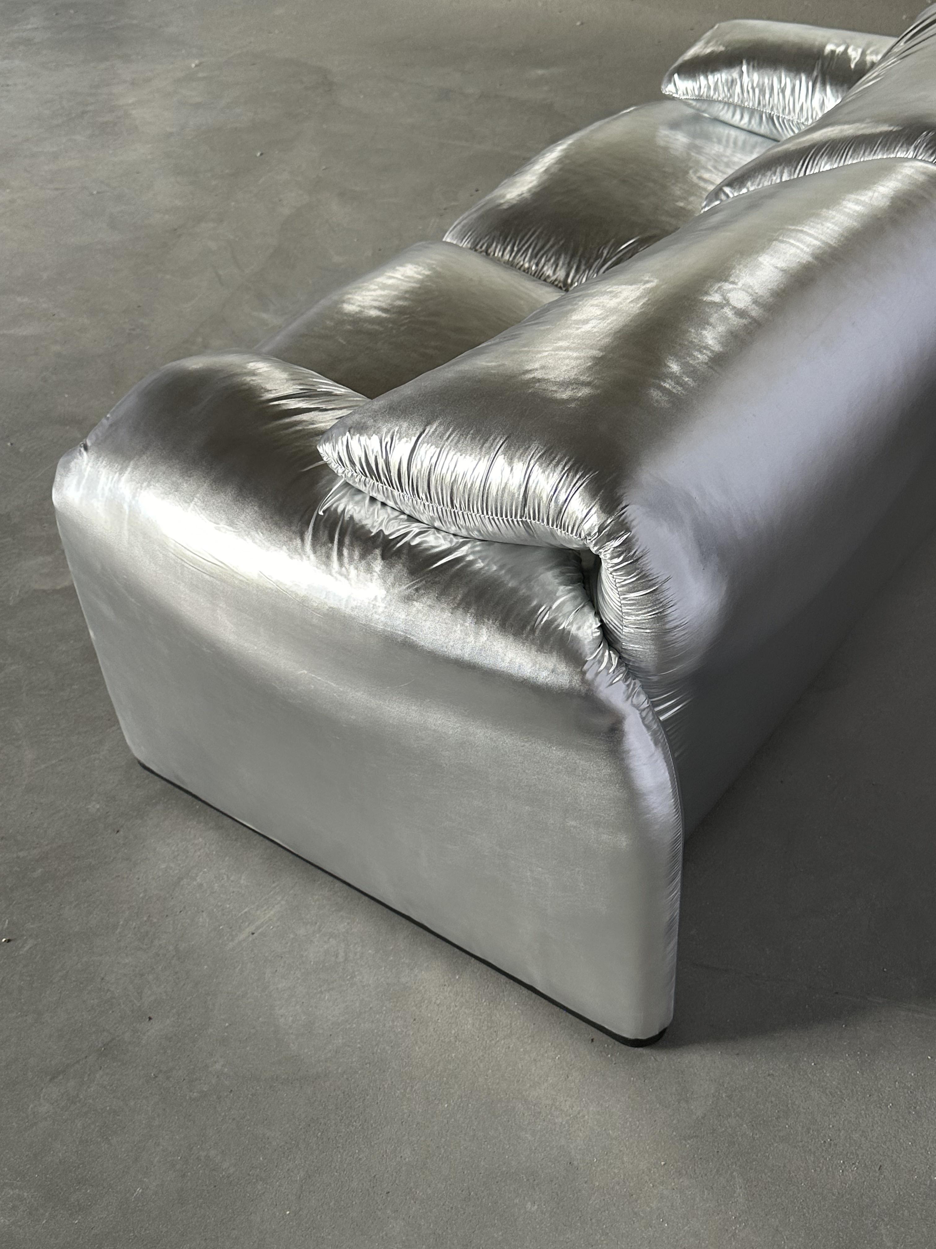 Fin du 20e siècle Vico Magistretti Silver Maralunga Canapé deux places pour Casssina en vente