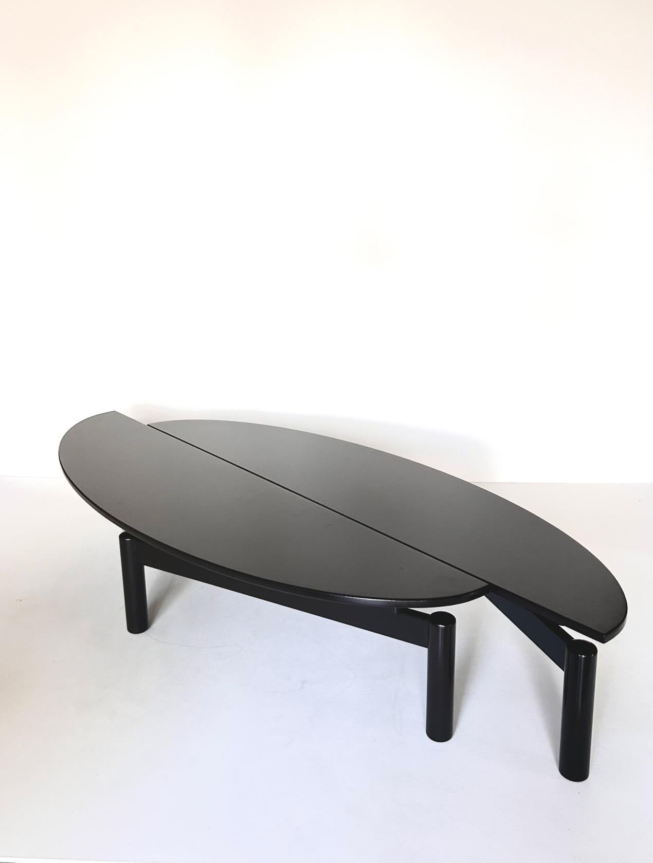 Late 20th Century Vico Magistretti Sinbad Coffee Table by Cassina, 1980's For Sale