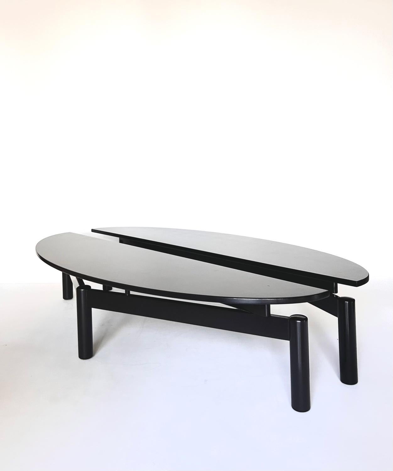 Vico Magistretti Sinbad Coffee Table by Cassina, 1980's For Sale 3