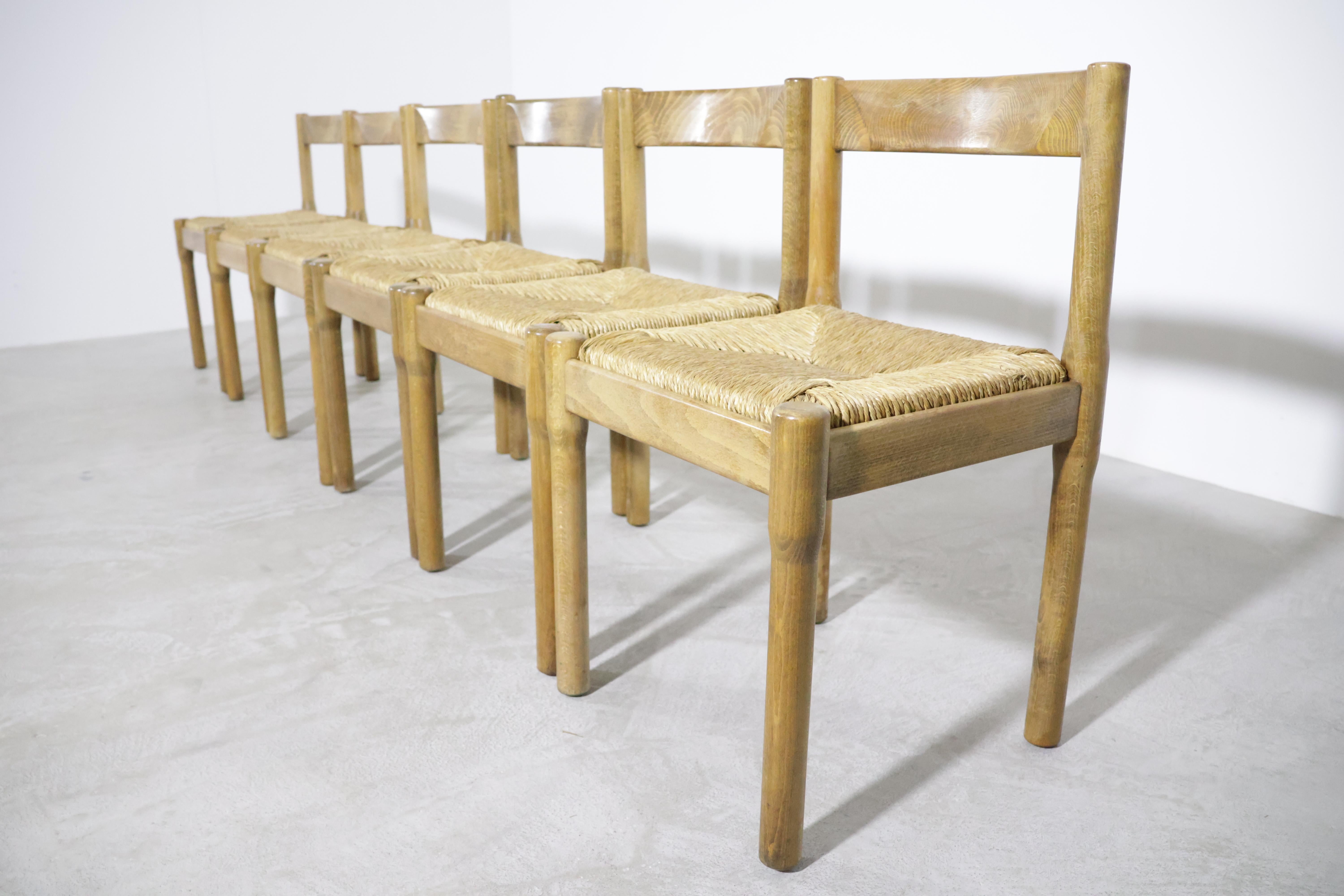 A beautiful set of six 'Carimate' dining chairs by Vico Magistretti for Mario Luigi Comi/Italy in the 60s!
The 'Carimate' chair is one of Vico Magistretti's most famous chair and for him, rather unsual, as his furniture is better known for the