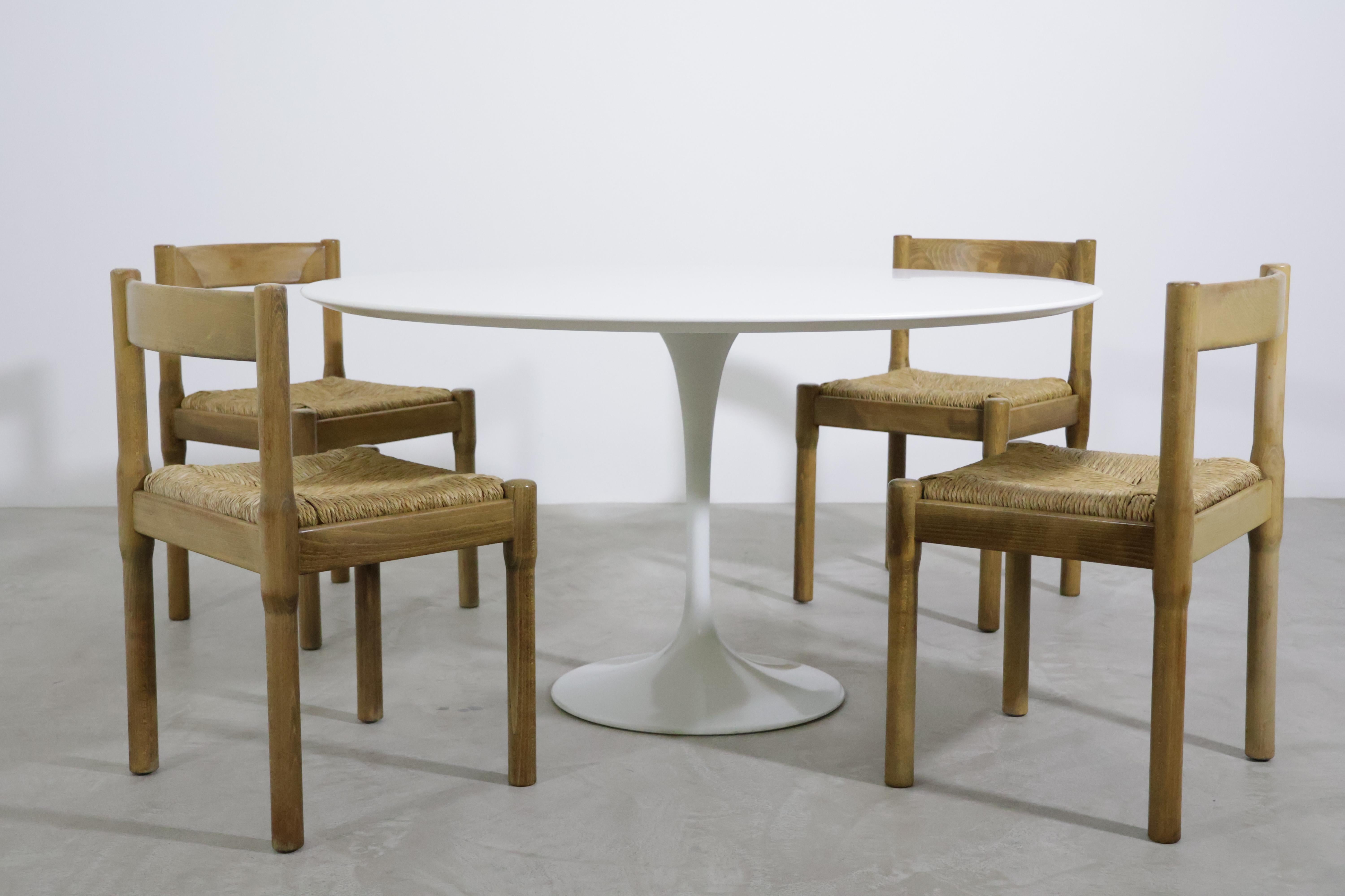 Italian Vico Magistretti 'Carimate' dining chairs produced by Mario Luigi Comi 1960s For Sale