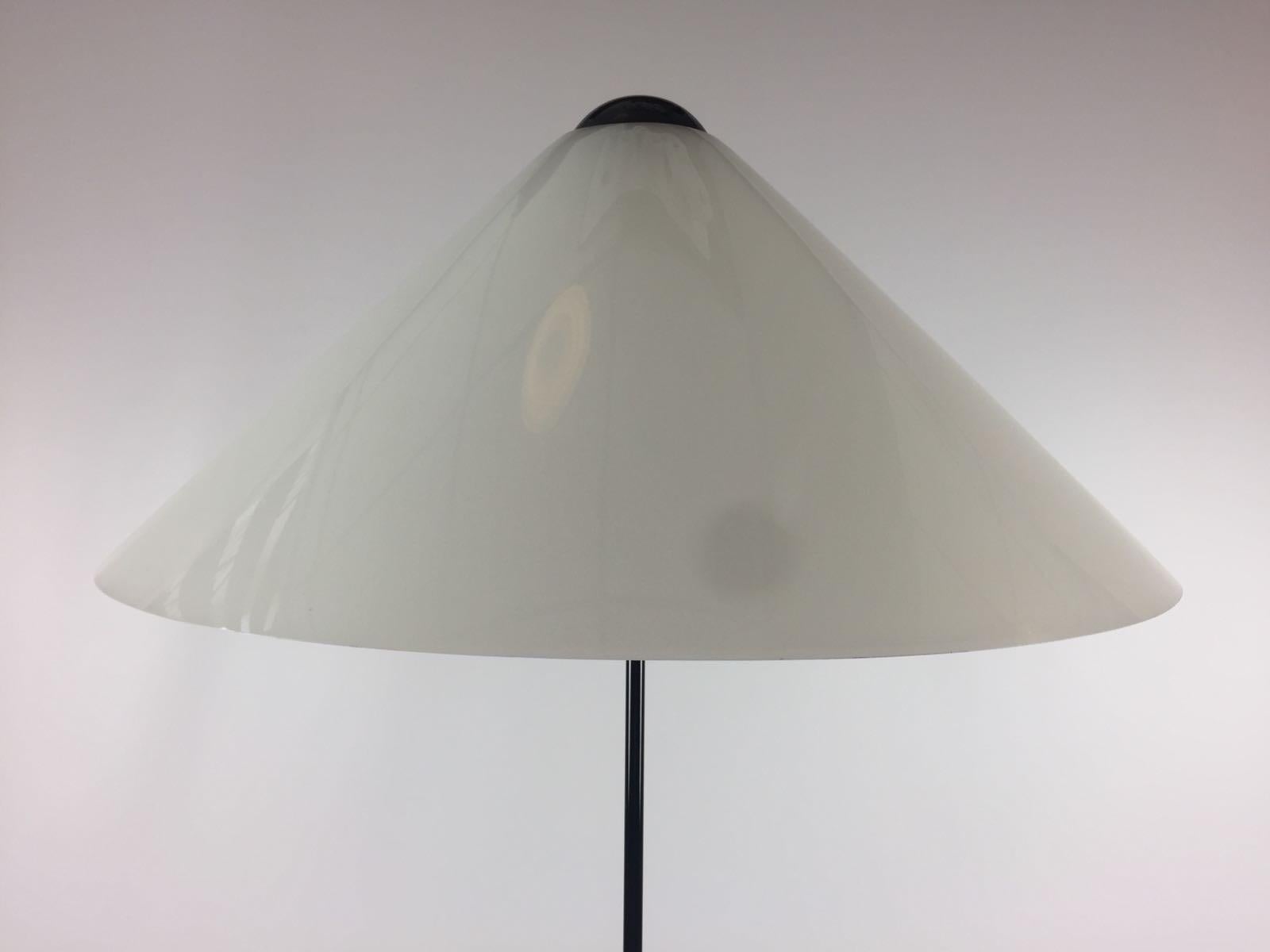 Vico Magistretti 'Snow' Floor Lamp for Oluce, Italy, 1973 For Sale 5