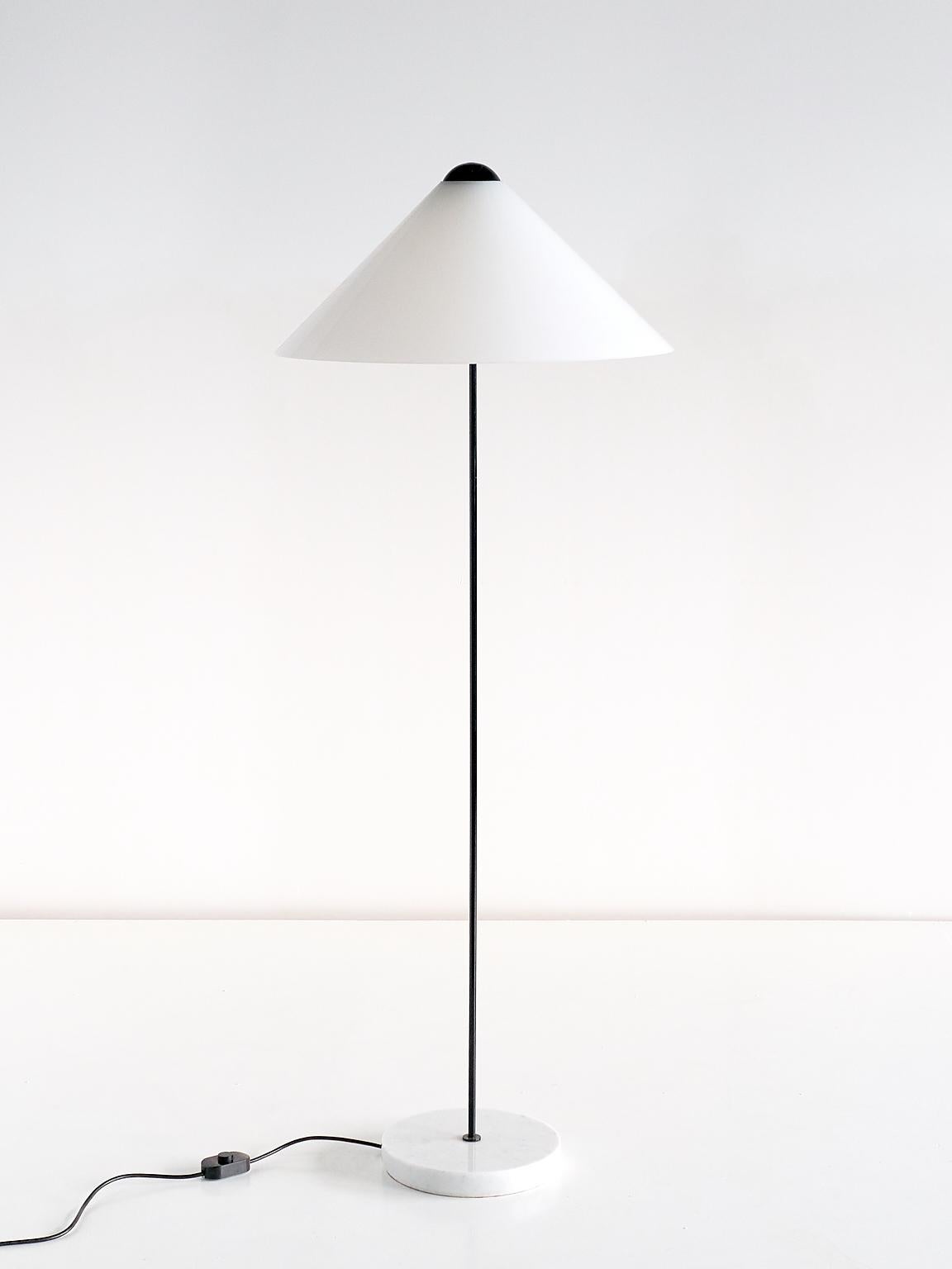 Vico Magistretti Snow Floor Lamp for Oluce, Italy, 1973 In Excellent Condition In The Hague, NL
