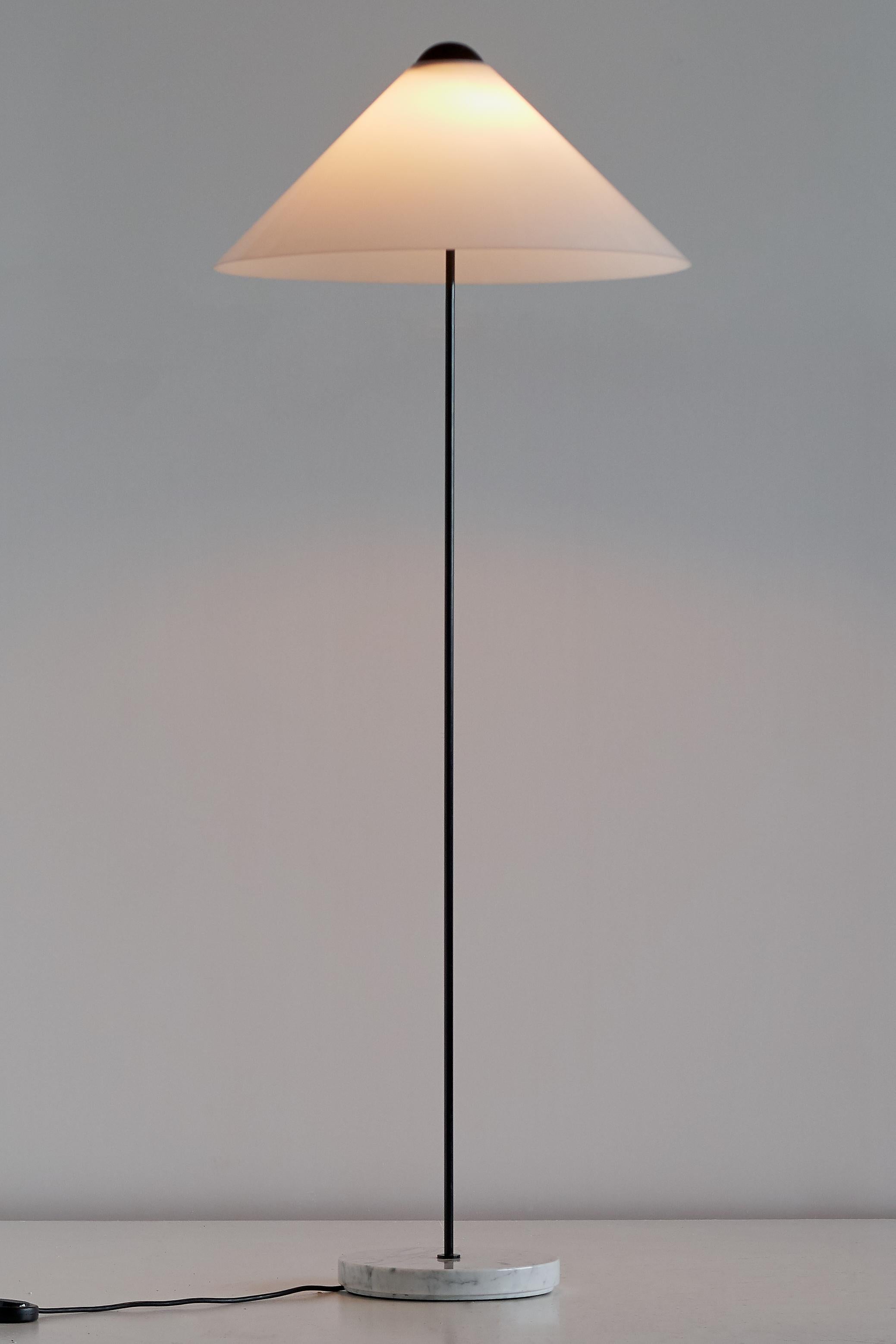 Late 20th Century Vico Magistretti 'Snow' Floor Lamp for Oluce, Italy, 1973