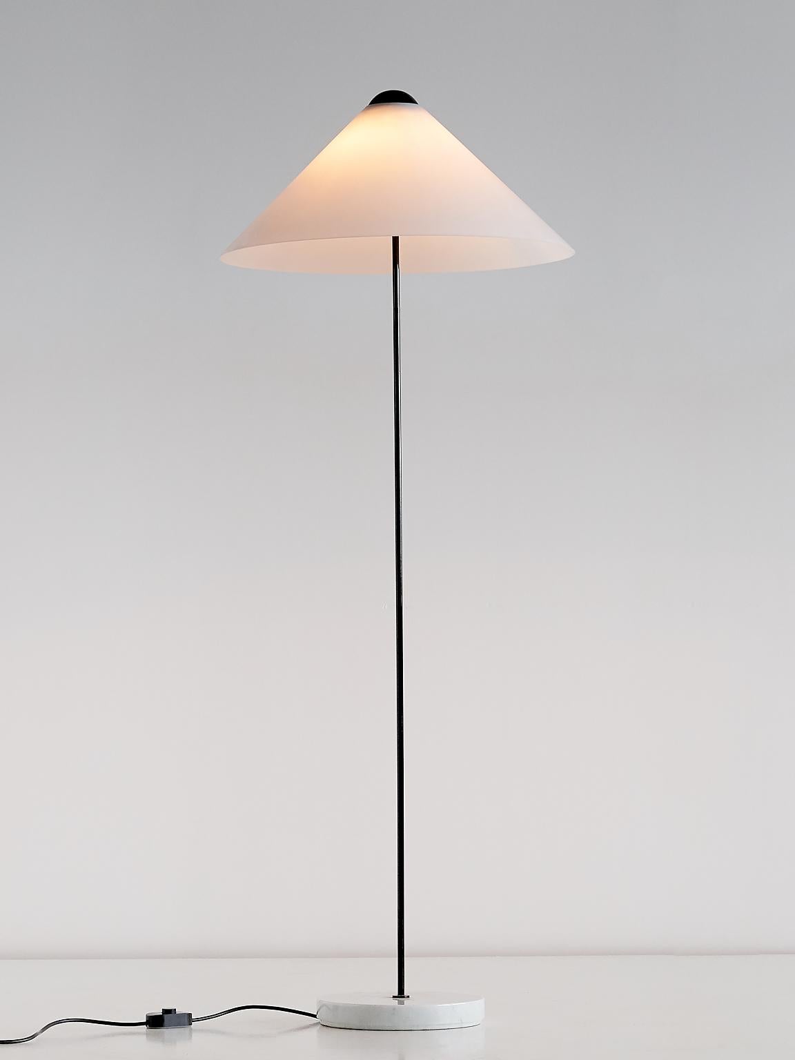 Acrylic Vico Magistretti Snow Floor Lamp for Oluce, Italy, 1973