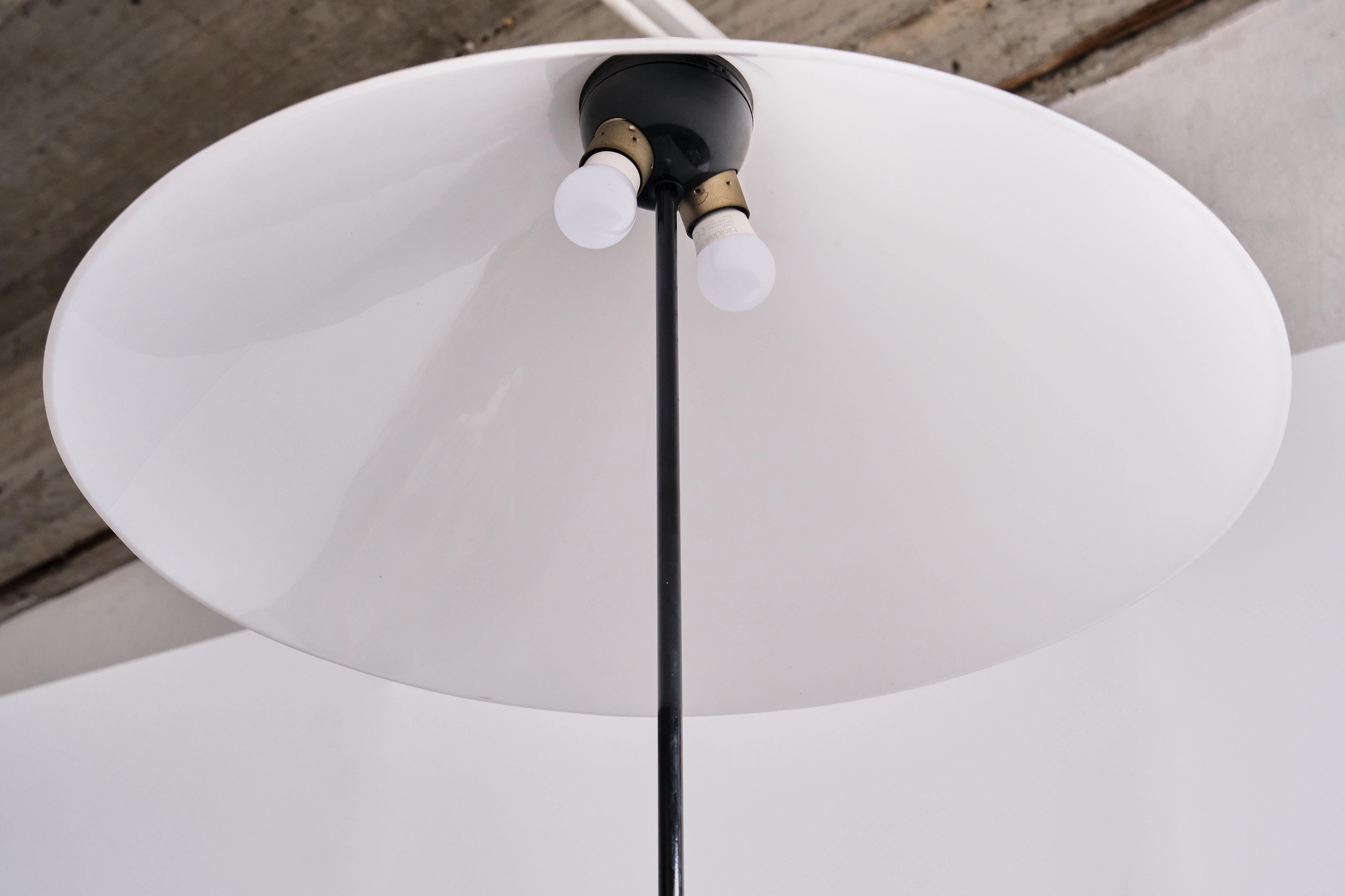 Vico Magistretti 'Snow' Floor Lamp in Metal and Marble, Oluce, Italy, 1973 For Sale 2