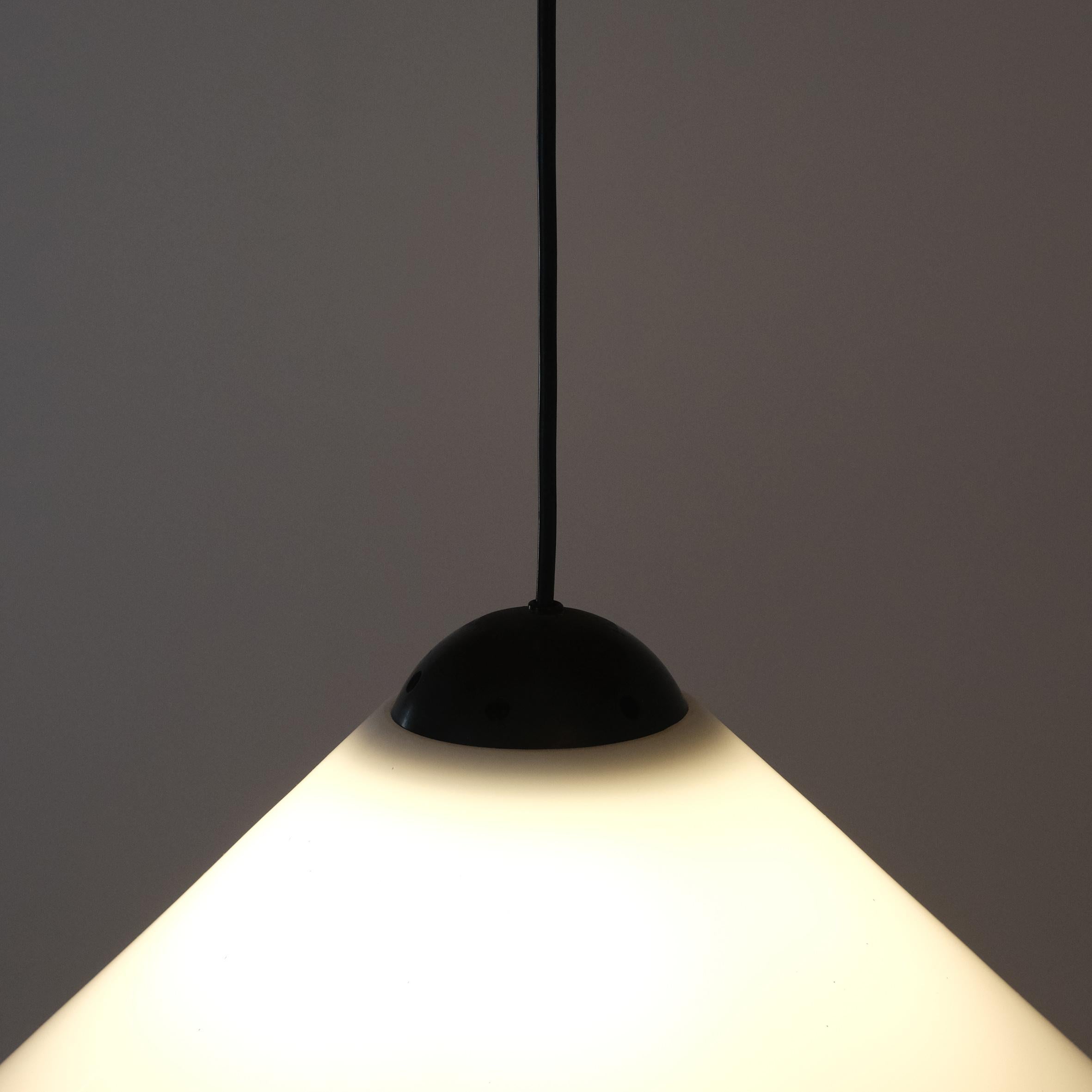 Mid-Century Modern Vico Magistretti, Lampe à Pendentif O'luce, 1974 en vente