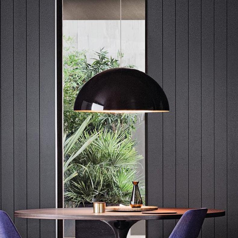 Mid-Century moderno Lampada a sospensione Vico Magistretti 'Sonora' 490 Nero di Oluce in vendita
