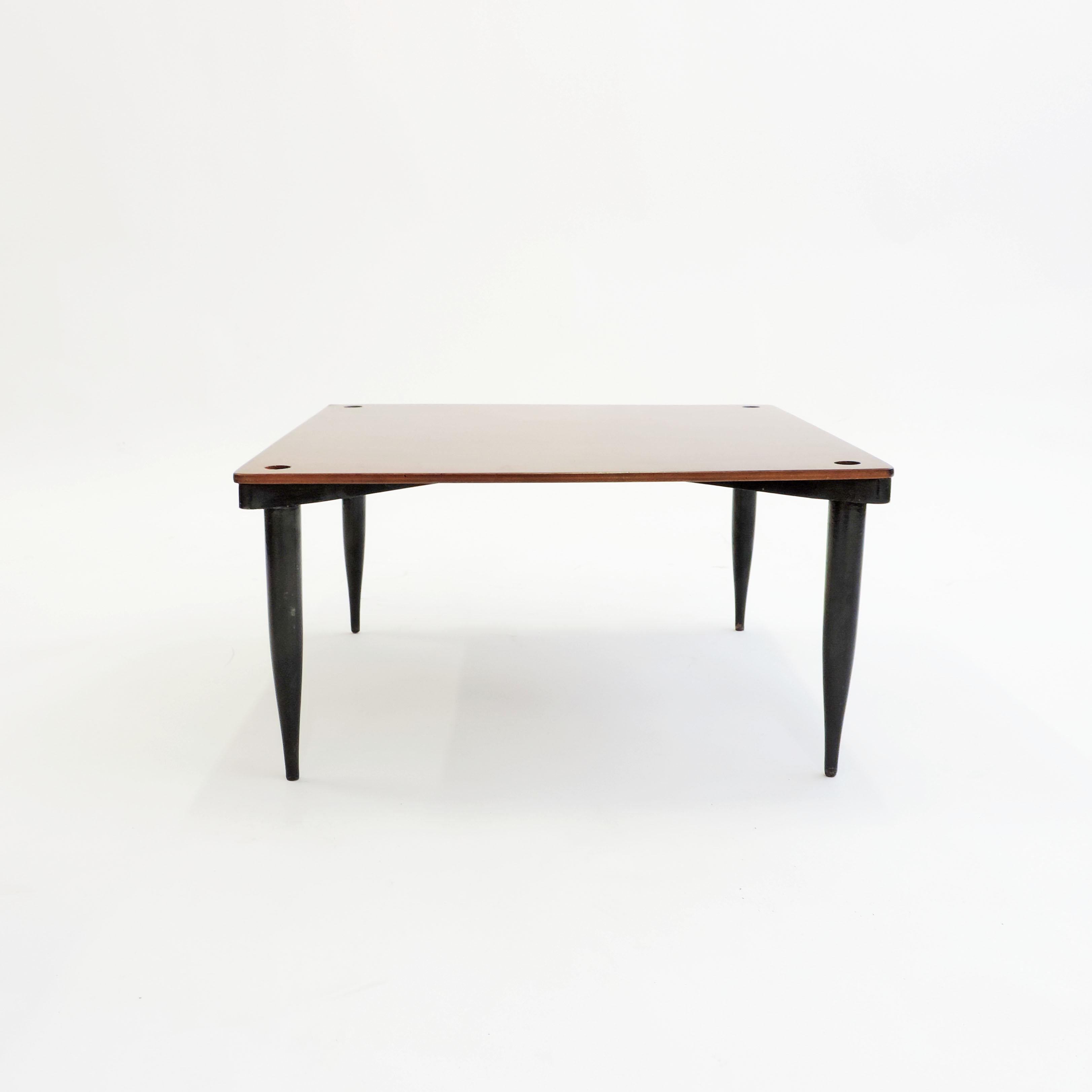 Vico Magistretti 'T8' Stackable Tables for Azucena, Italy, 1954 In Good Condition For Sale In Milan, IT