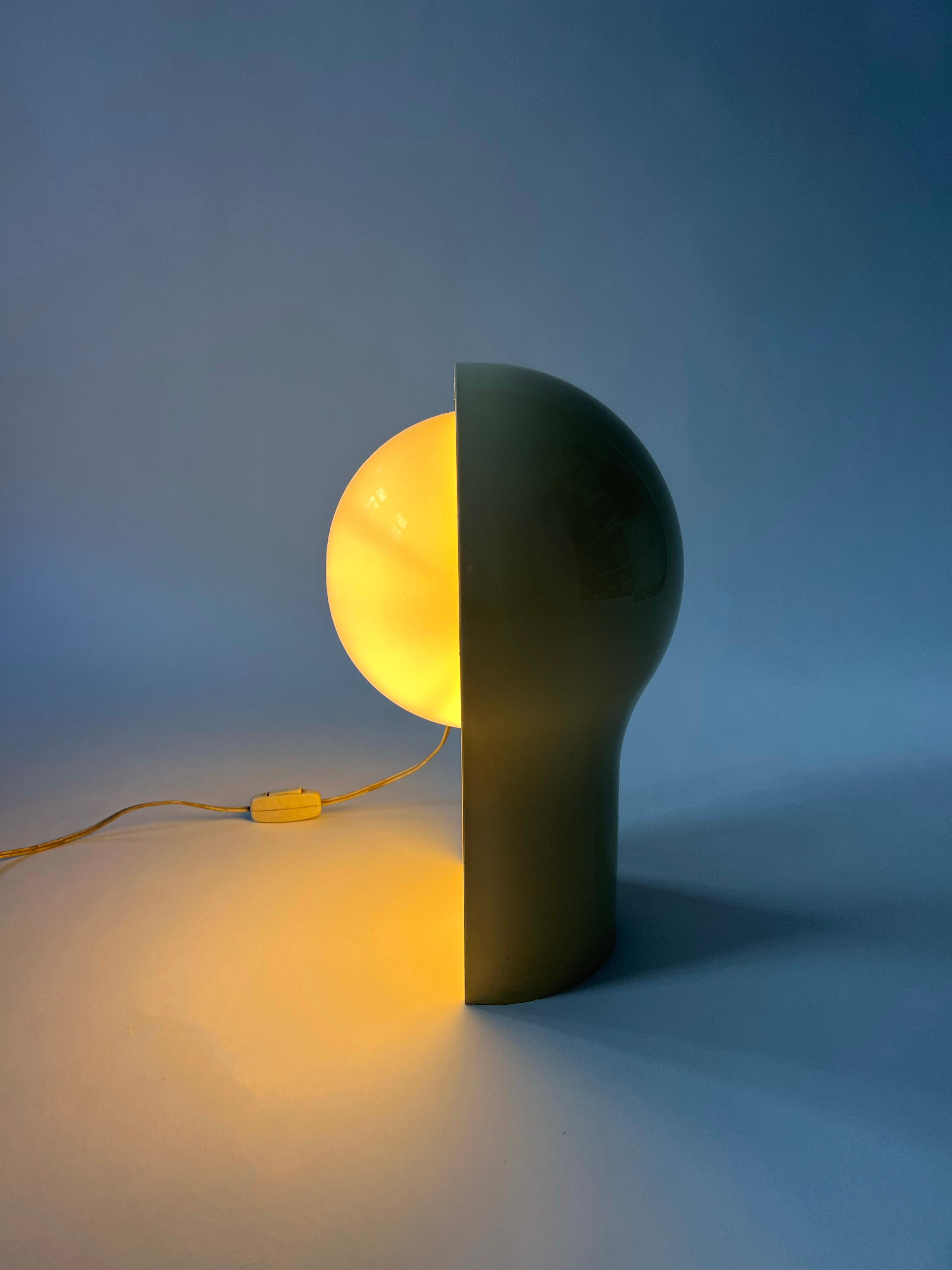 Vico Magistretti Telefono-Lampe für Artemide im Zustand „Gut“ in Wien, Wien