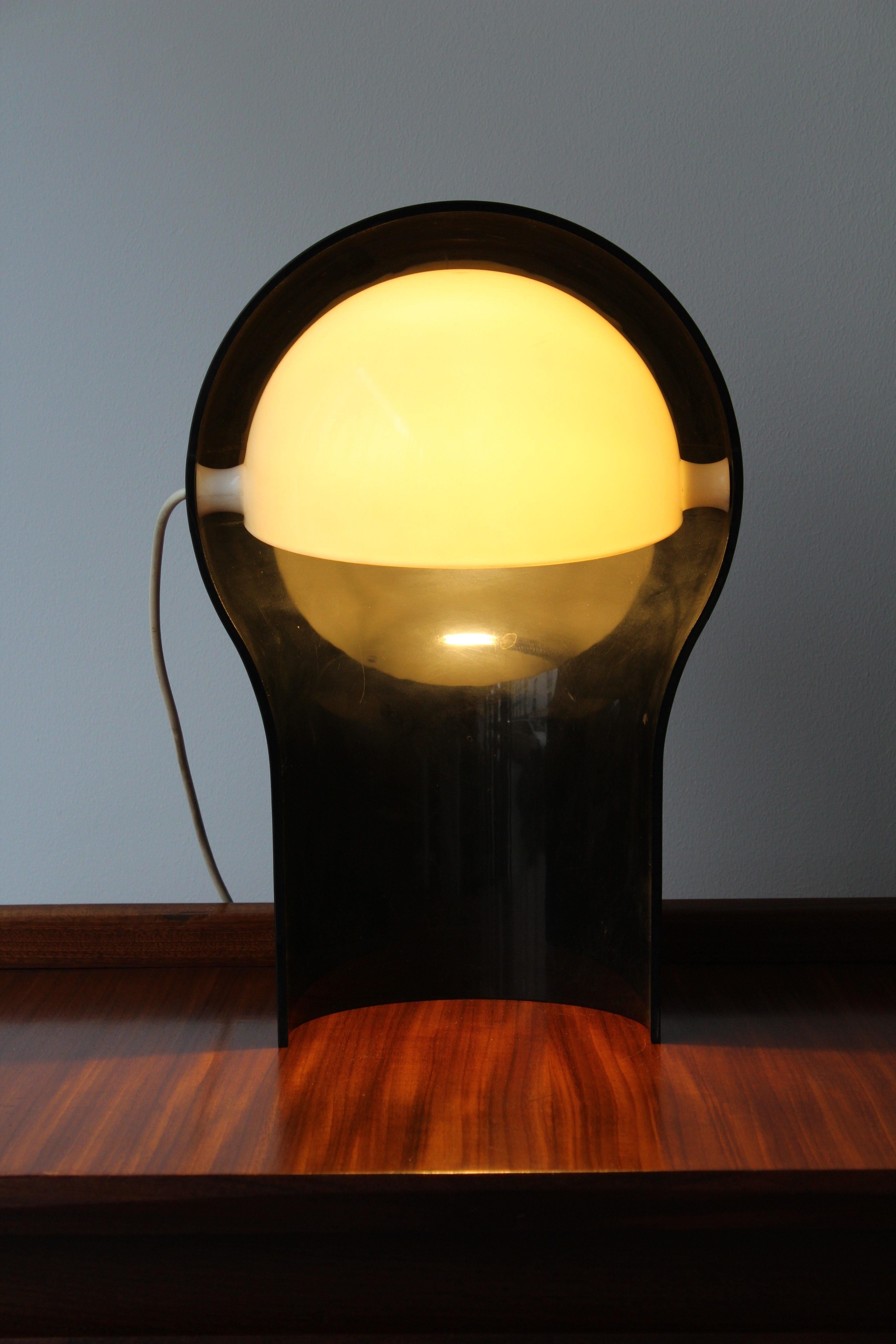 Plexiglass Vico Magistretti “Telegono” lamp, 1960s For Sale
