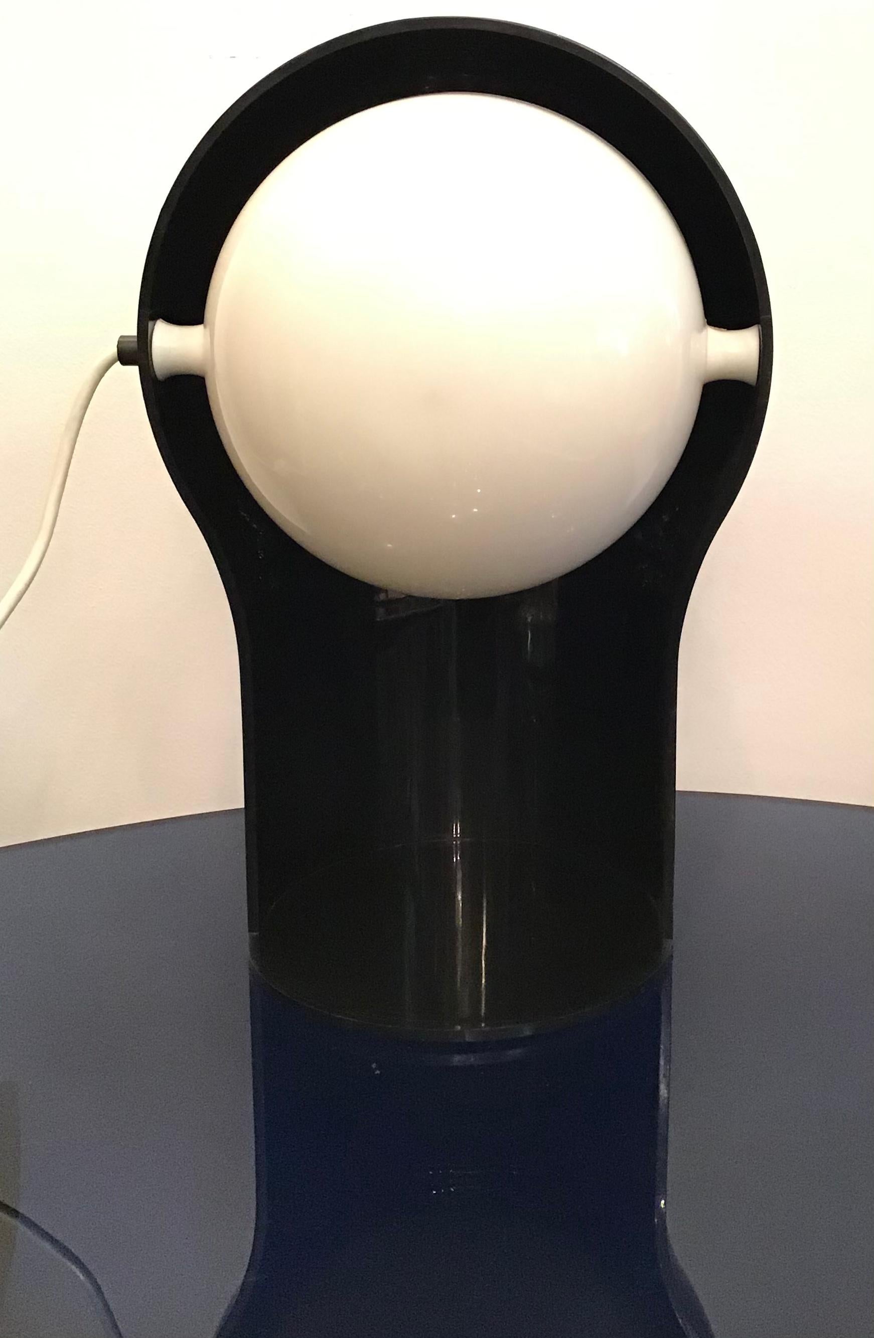 Vico Magistretti “Telegono” Table Lamp 1966 Perplex, Italy For Sale 2