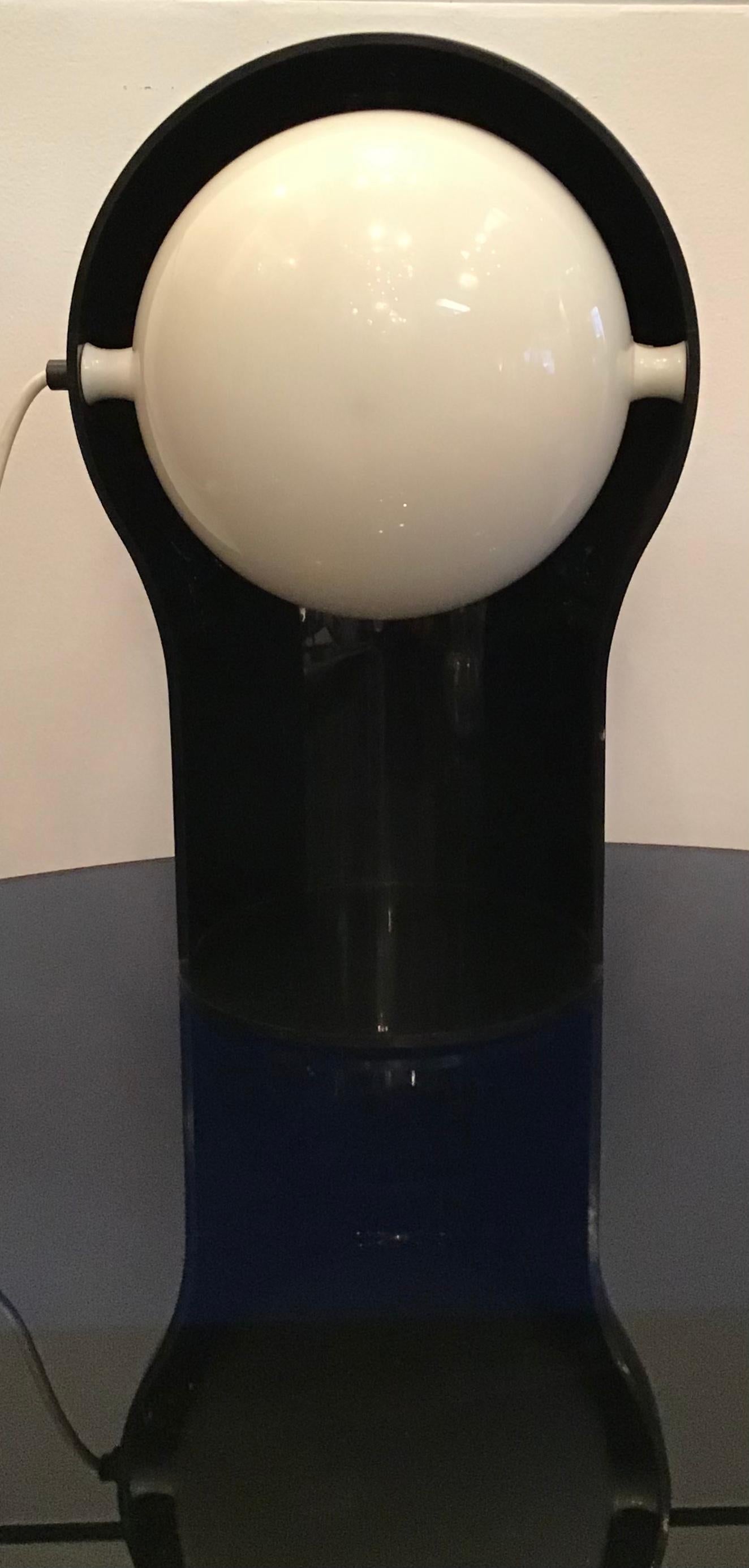 Vico Magistretti “Telegono” Table Lamp 1966 Perplex, Italy For Sale 3