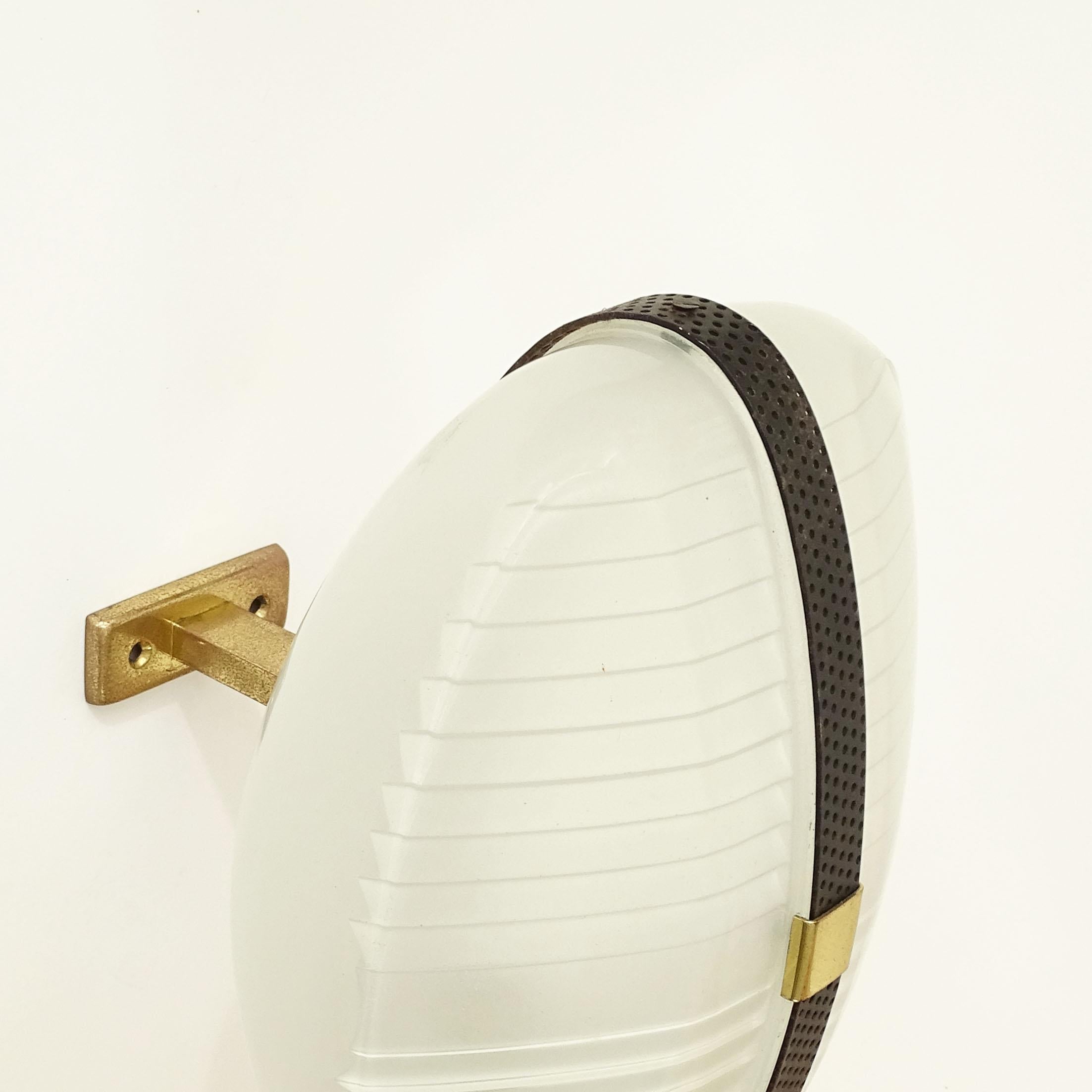 Vico Magistretti Lámpara de pared para Artemide, Italia 1961 mediados del siglo XX en venta