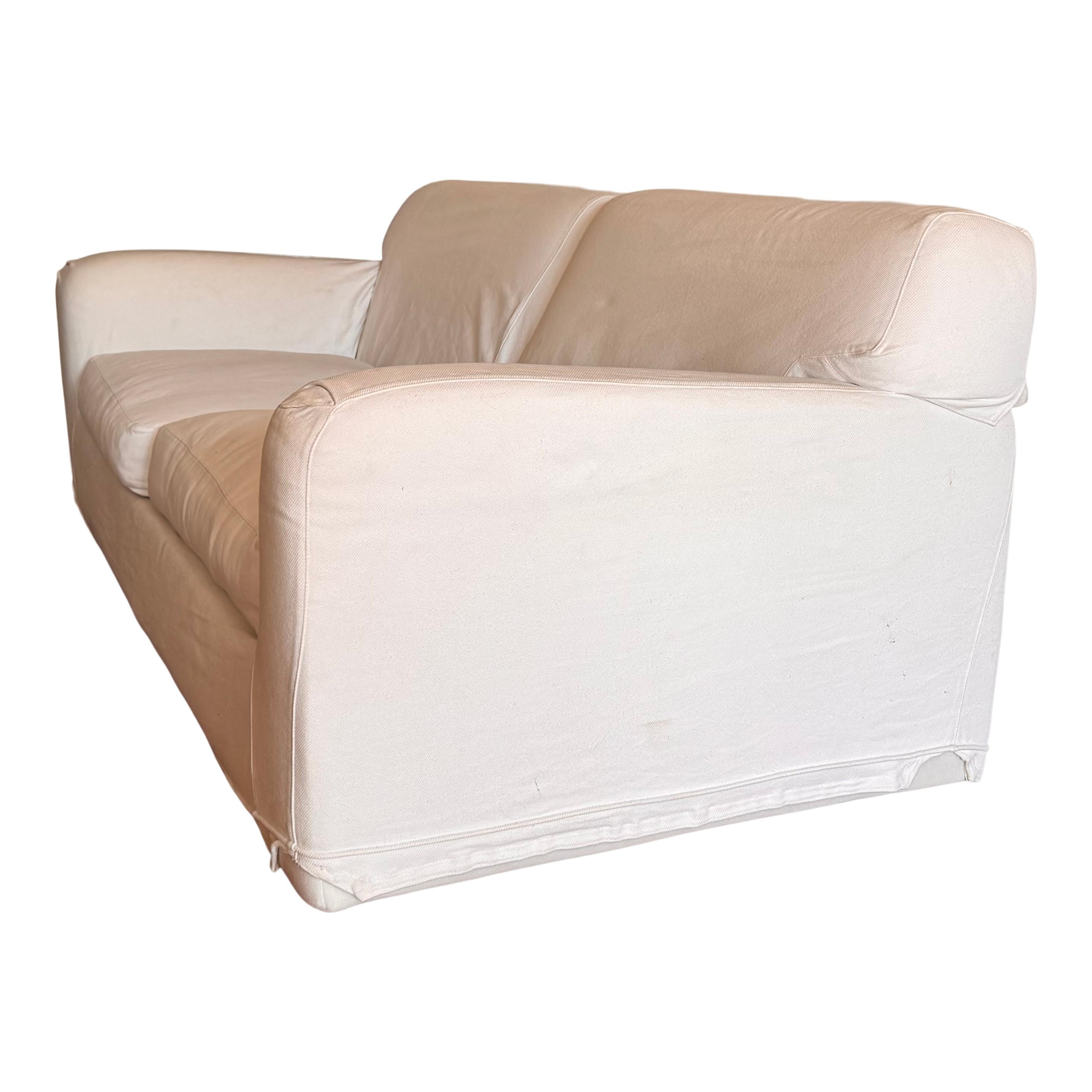 Italian Vico Magistretti White Cotton Hovercraft Two-Seater Sofa for De Padova, 1996 For Sale