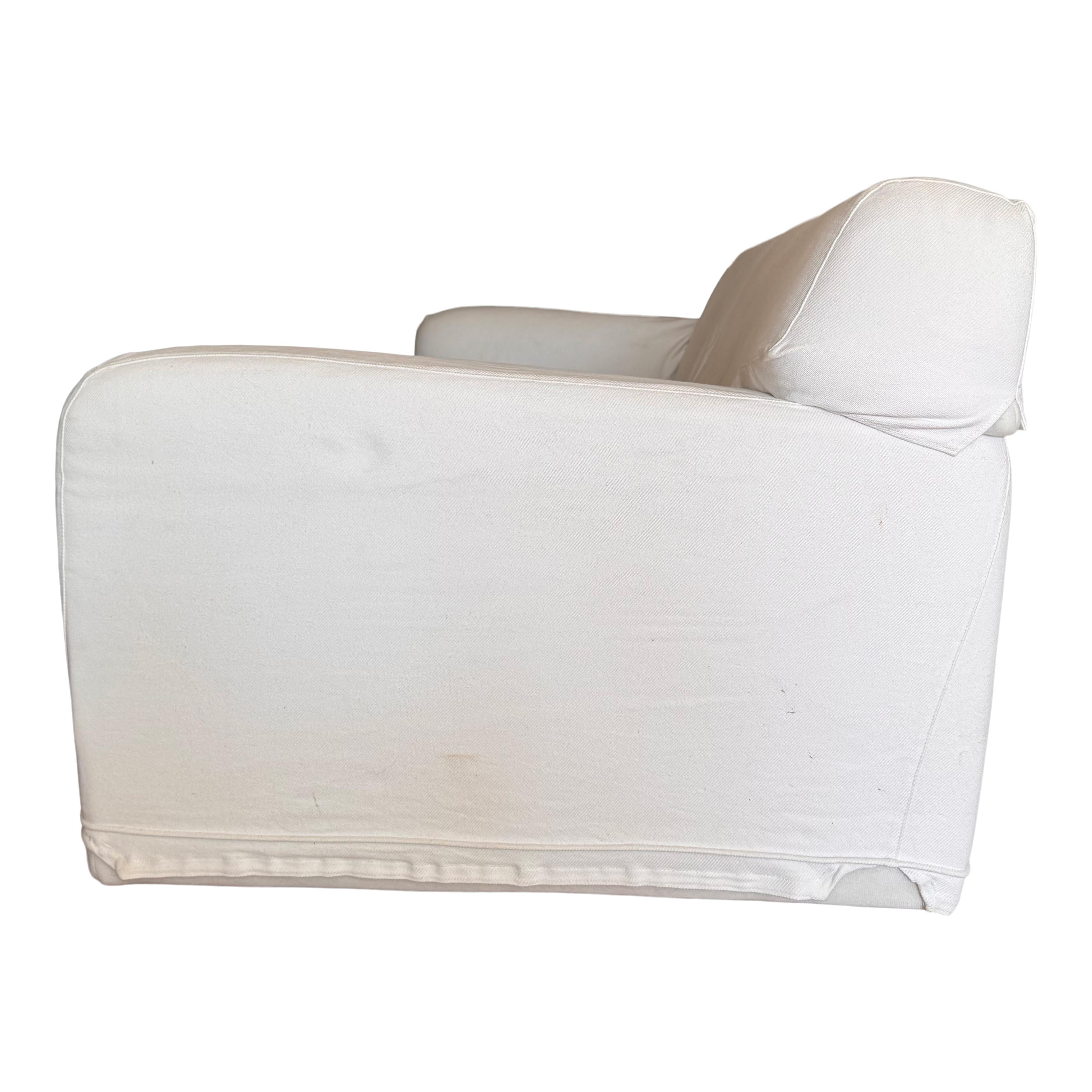 Late 20th Century Vico Magistretti White Cotton Hovercraft Two-Seater Sofa for De Padova, 1996 For Sale