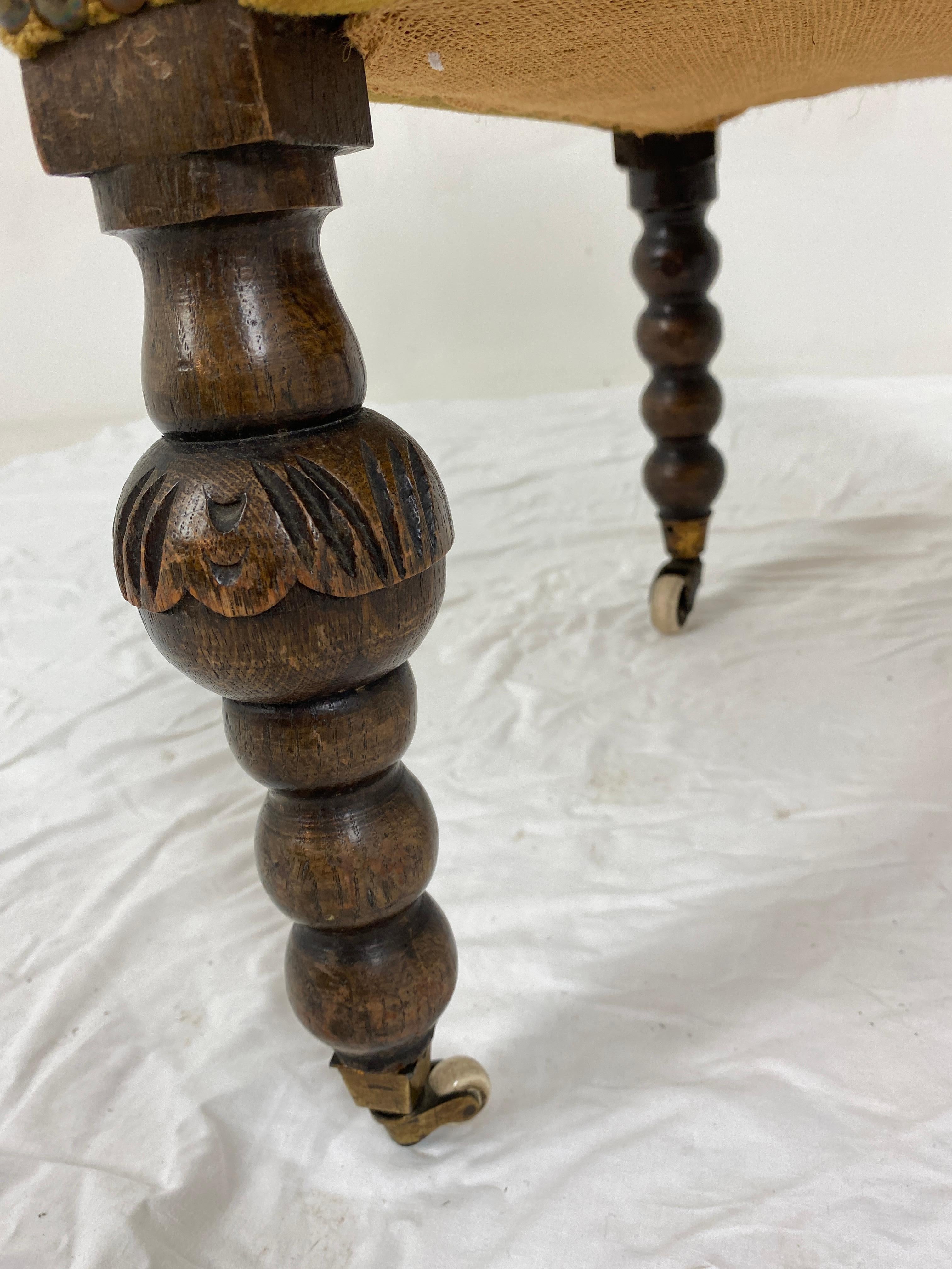 Sieg. Geschnitzter Jacobean-Kinderstuhl aus Eiche, gepolstert, Schottland 1880, H859 (Spätes 19. Jahrhundert) im Angebot