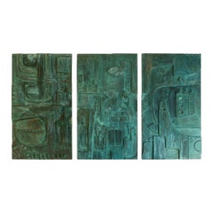 Victoire de Segonzac. Carved and gilded triptych panel. Contemporary