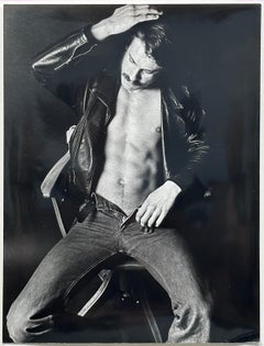 Ritratto di uomo in jeans