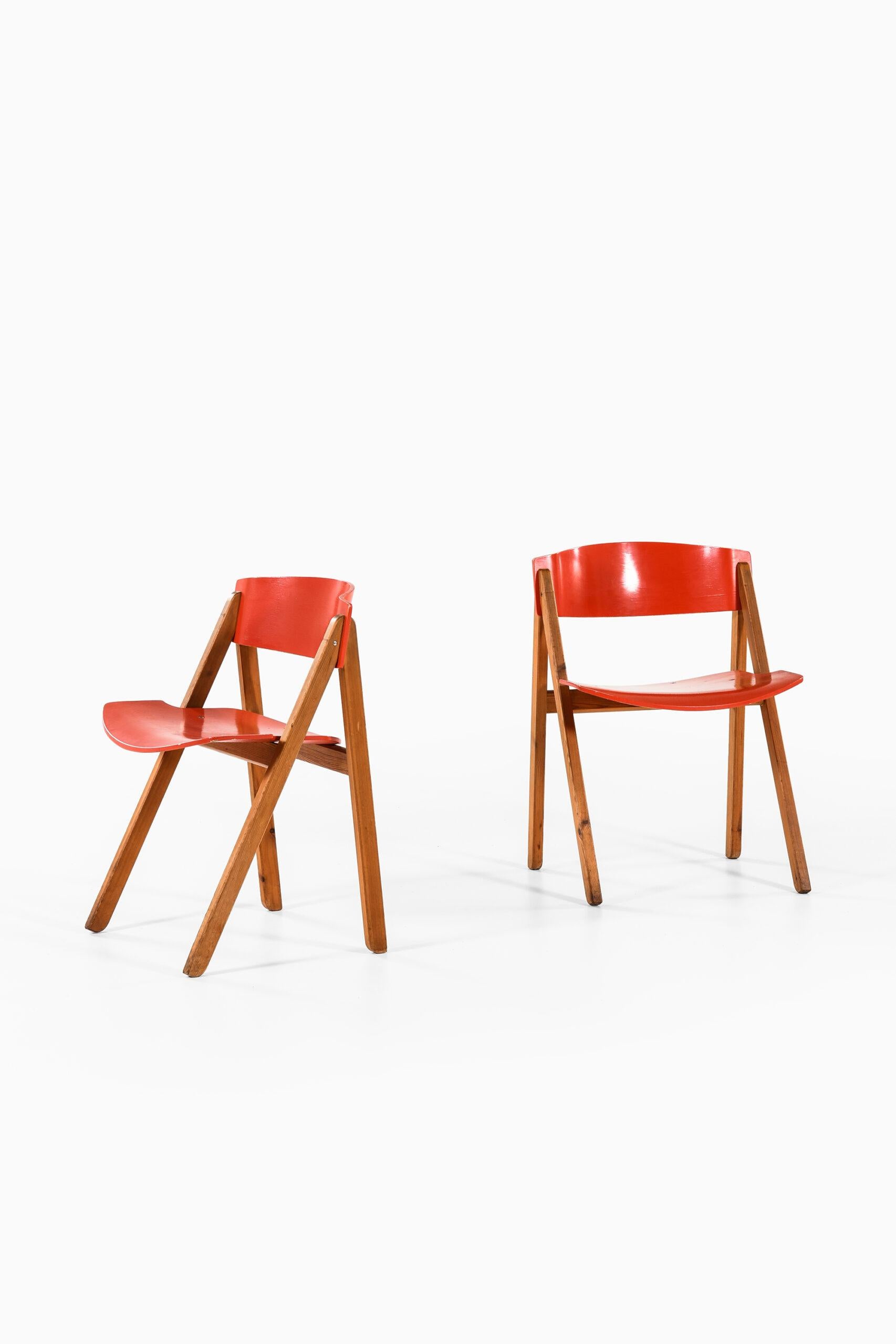 Rare set of 7 dining chairs by designed by Victor Bernt. Produced by Søren Willadsen Møbelfabrik in Denmark.