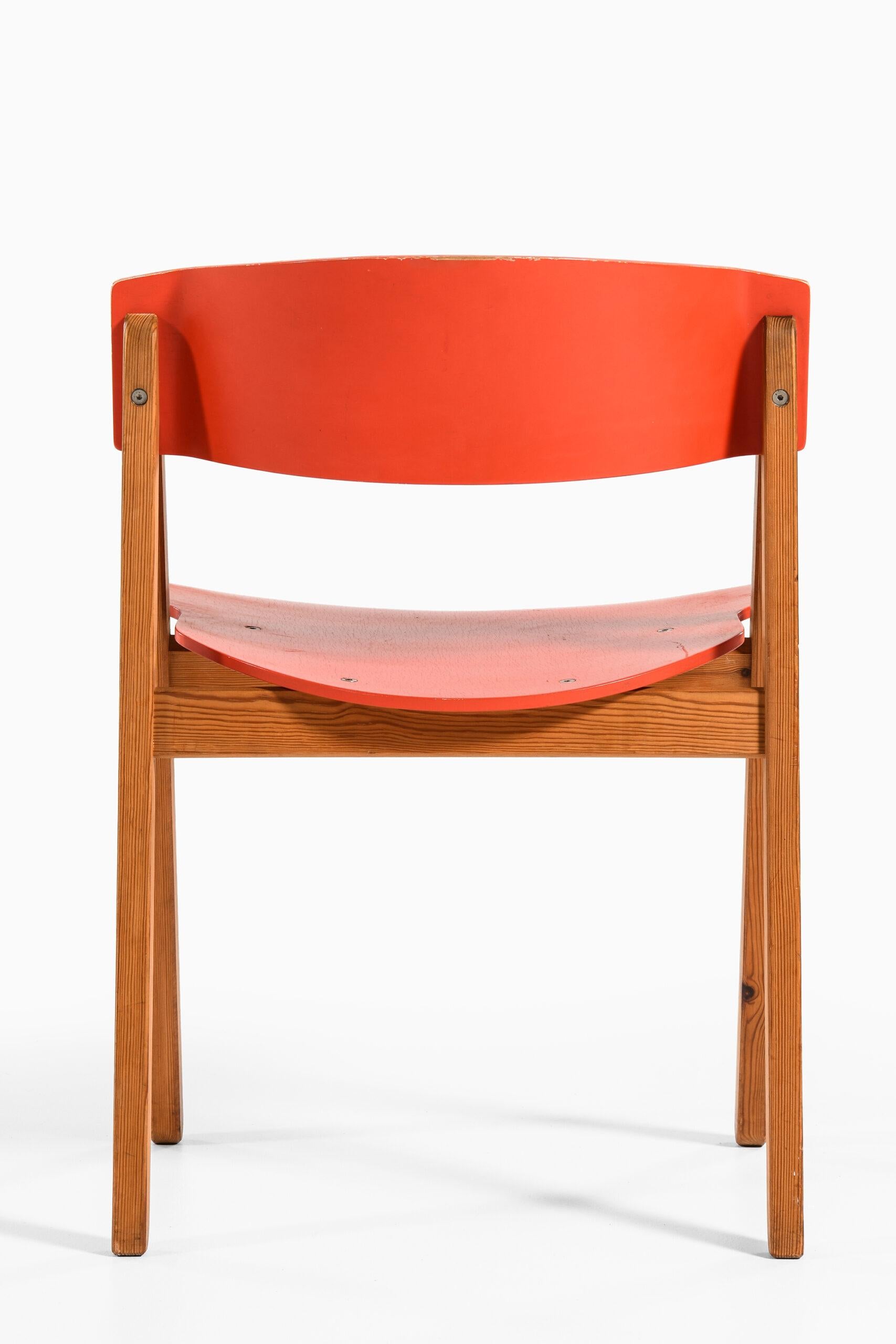 Mid-20th Century Victor Bernt Dining Chairs Produced by Søren Willadsen Møbelfabrik in Denmark For Sale