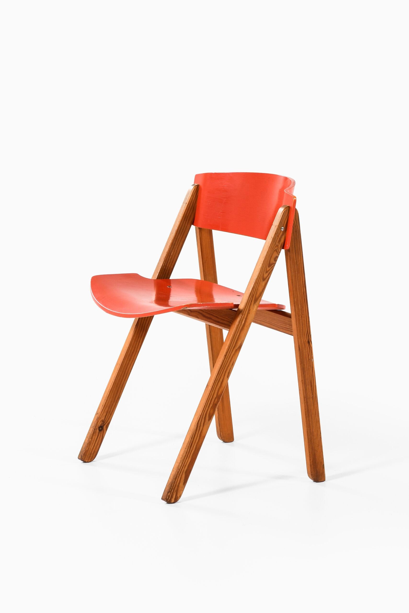 Victor Bernt Dining Chairs Produced by Søren Willadsen Møbelfabrik in Denmark For Sale 2