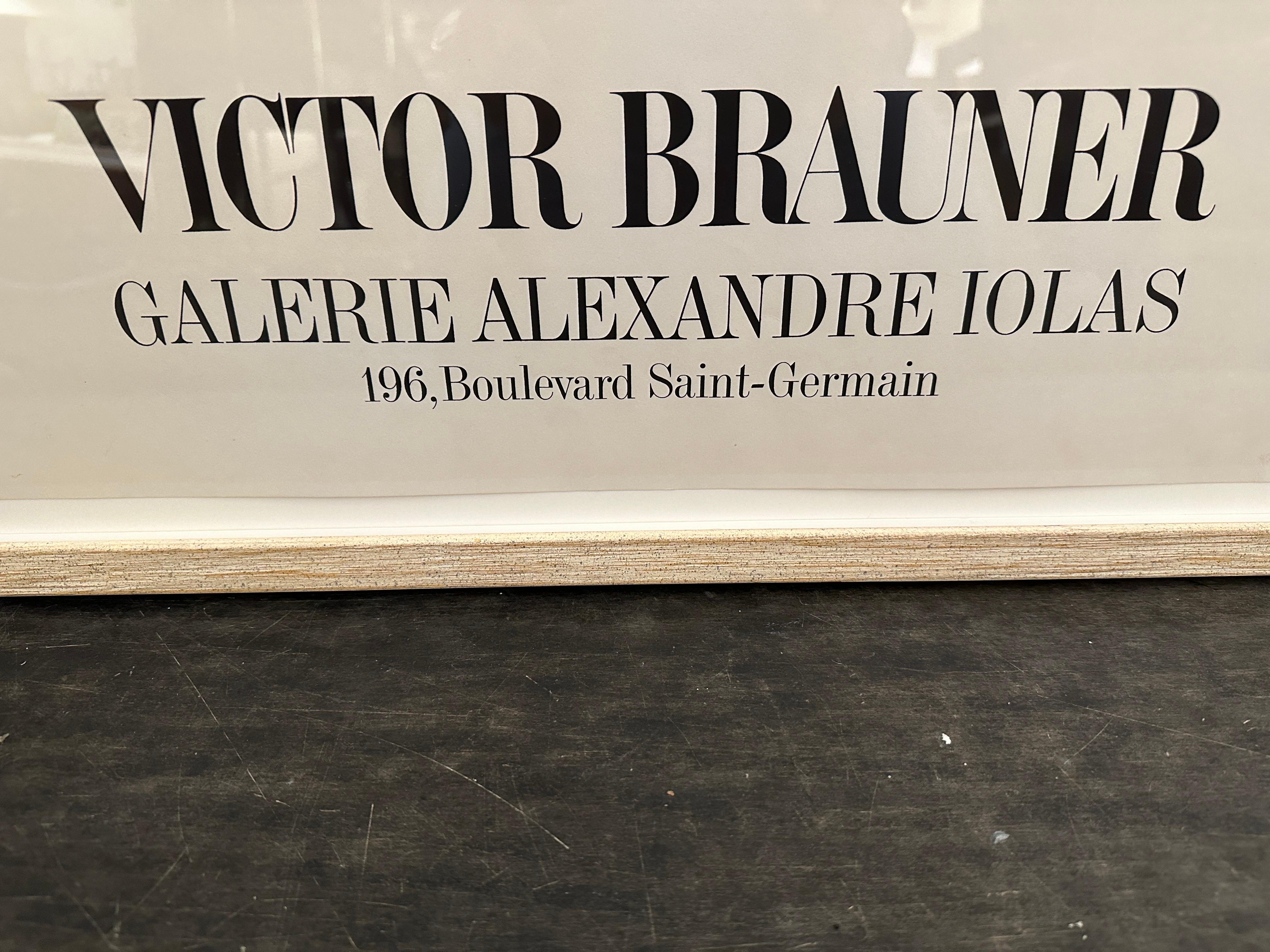 Magnifique affiche vintage de Victor Brauner exposée à la Gallerie Iolas.  Imprimé par Delpine Paris.  Nouvellement encadré dans un verre et un cadre de qualité galerie.