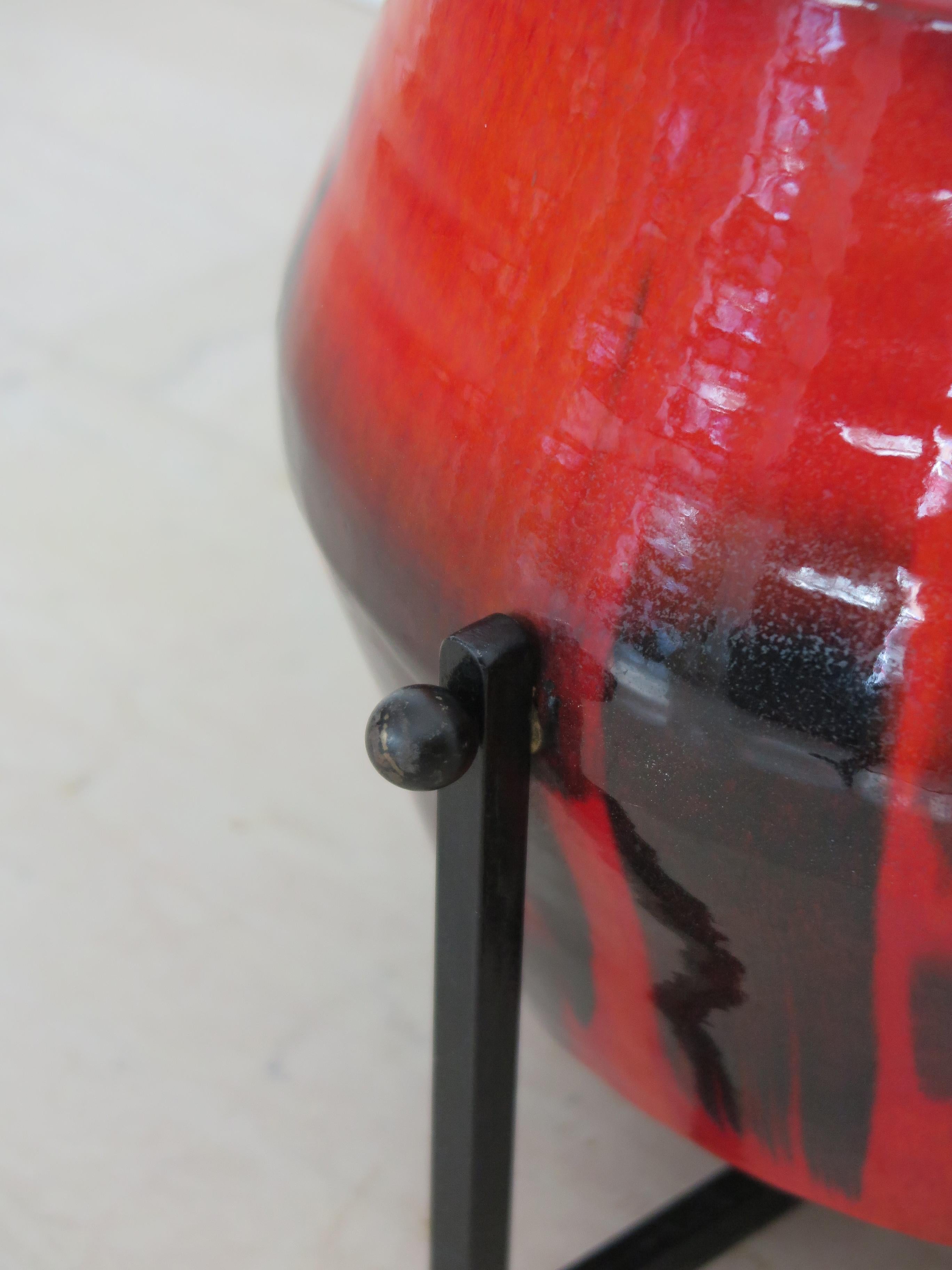 Italiano Victor Cerrato Portavaso in ceramica rossa e nera del Midcentury 1960s in vendita