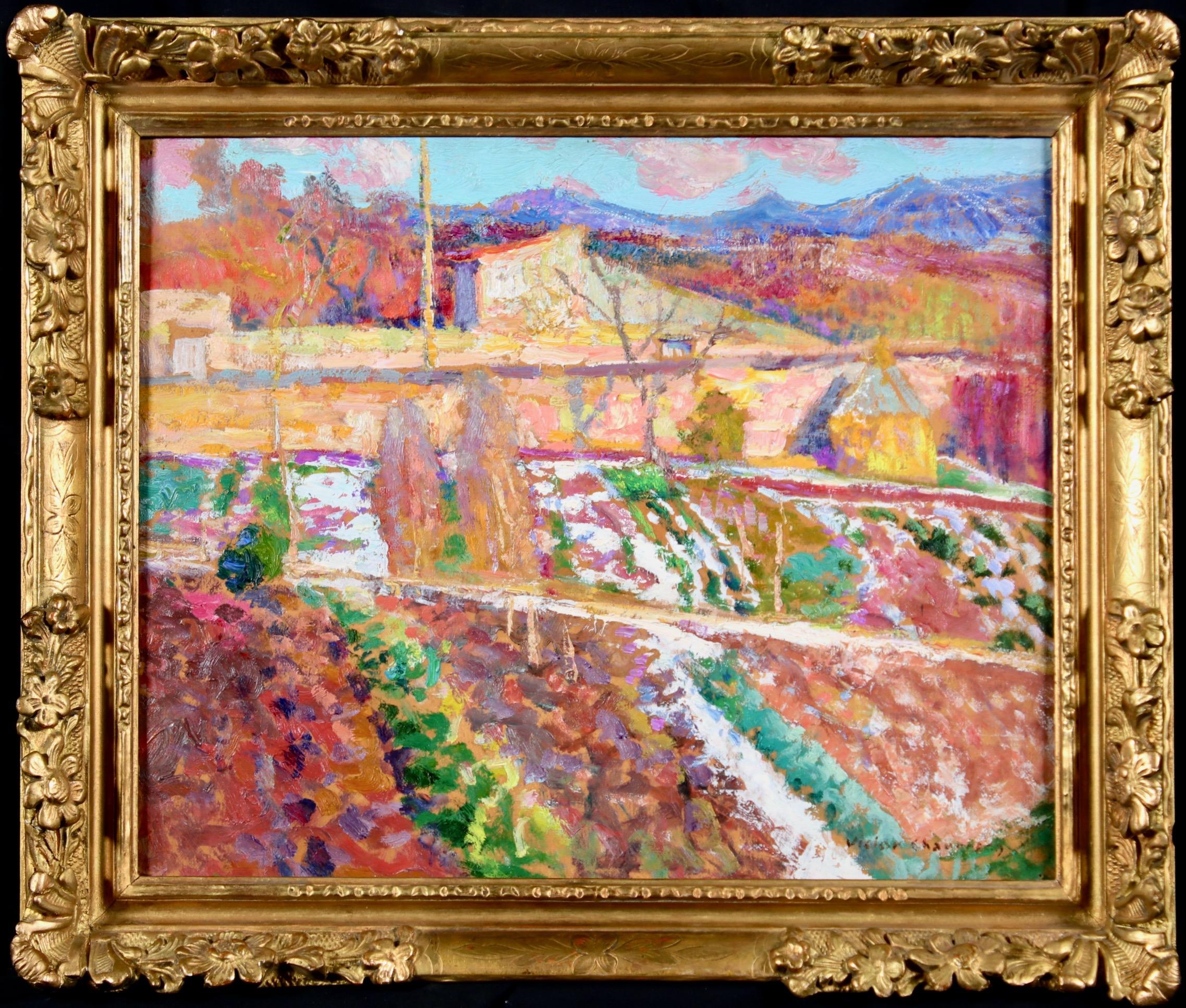 Un encantador óleo sobre tabla de hacia 1910 del cotizado pintor postimpresionista Victor Charreton. Se decía que Charreton era el pintor de los colores, y esta obra, que representa un huerto en invierno con nieve esparcida por el suelo, es un