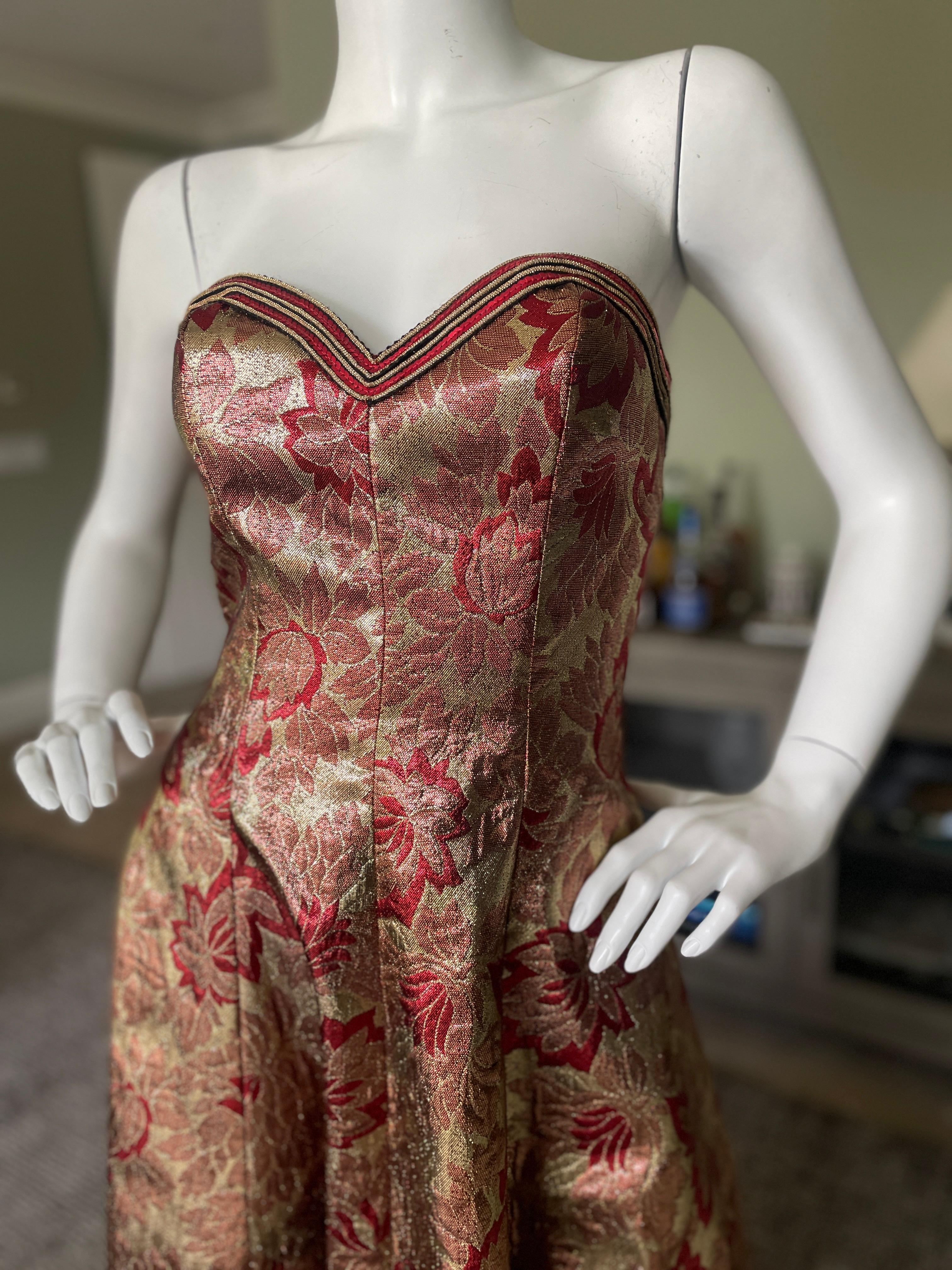 Victor Costa 1980's Gold and Red Metallic Strapless Holiday Evening Dress In Excellent Condition For Sale In Cloverdale, CA