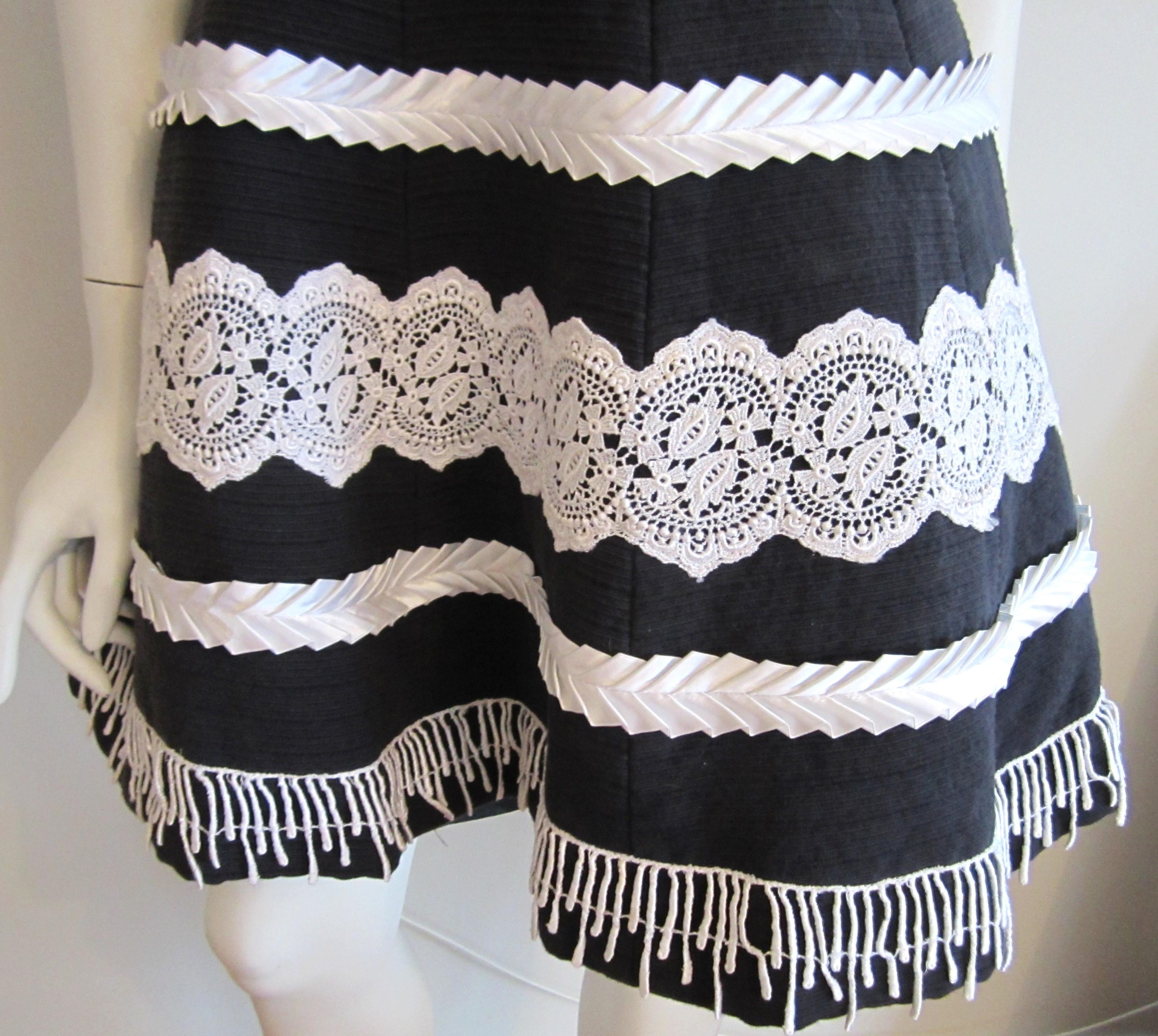 Victor Costa Schwarz-weißes trägerloses Kleid, 1980er Jahre Saks 5th Ave im Zustand „Gut“ im Angebot in Wallkill, NY