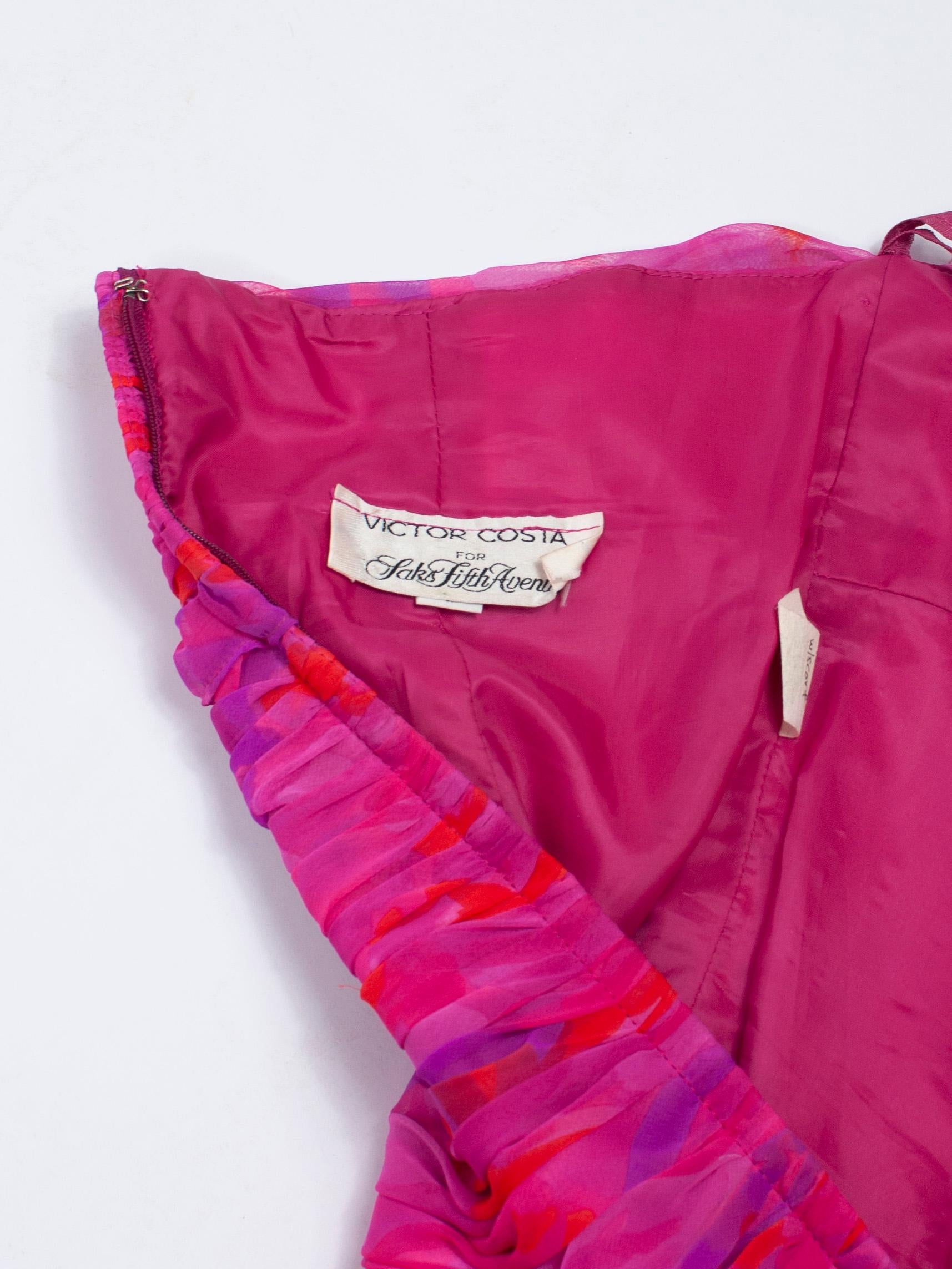 Victor Costa pour Saks Fifth Avenue - Robe de cocktail sans bretelles à imprimé abstrait, années 1980 en vente 6