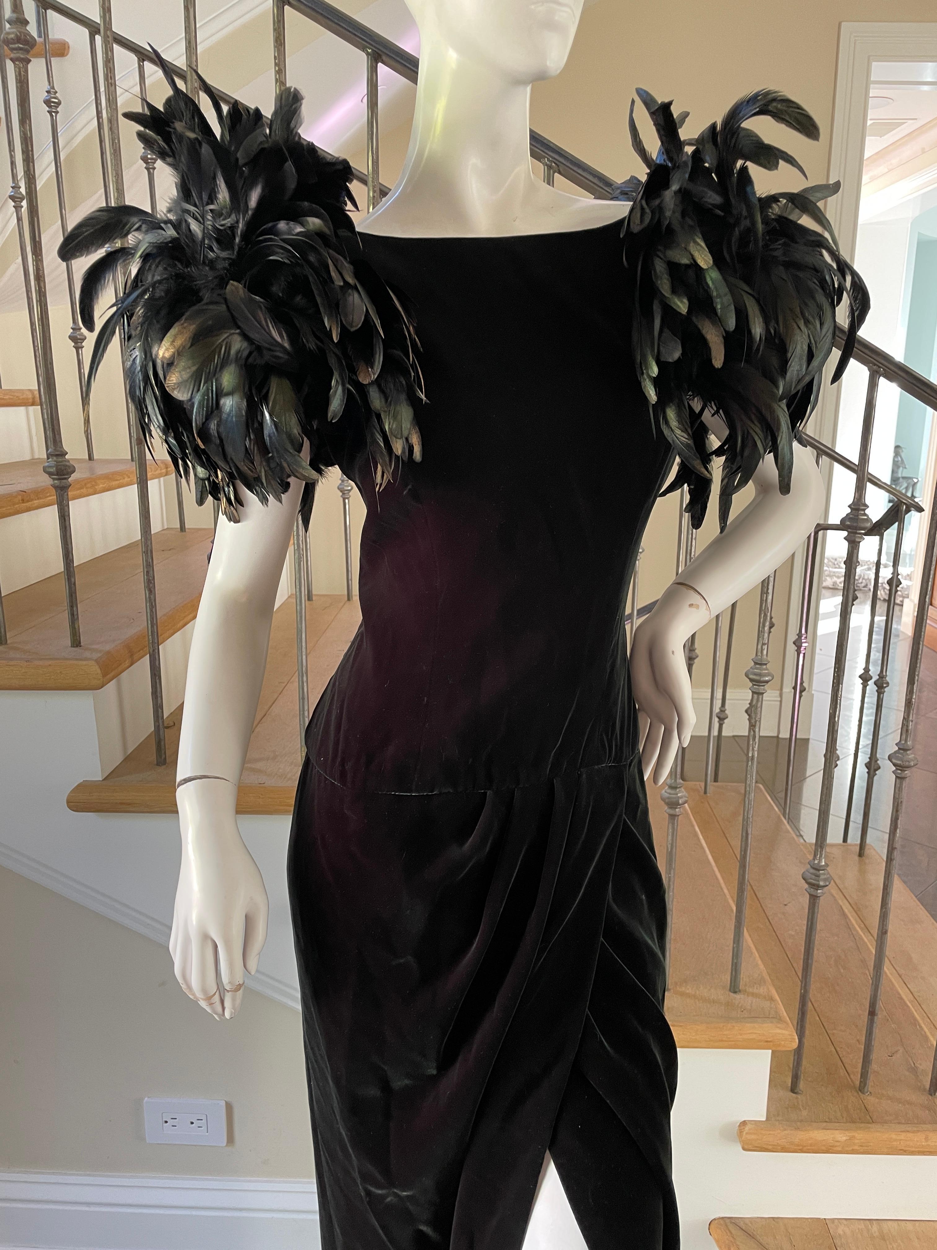 Victor Costa I Magnin 1980's Green Velvet Evening Dress w Coq Feather Shoulders In Excellent Condition For Sale In Cloverdale, CA