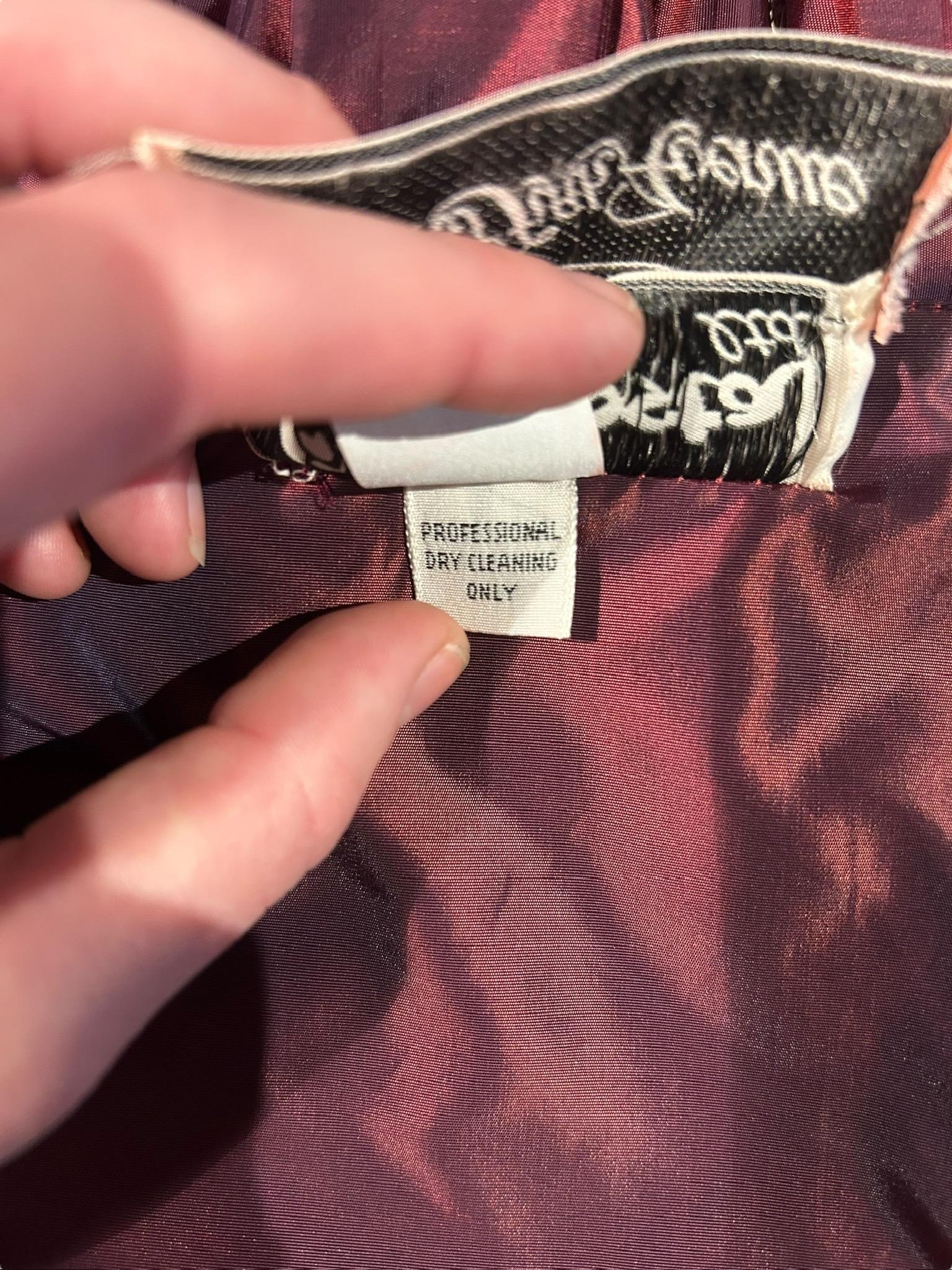 Victor Costa Robe de soirée à bretelles origami plissées violet irisé en vente 1