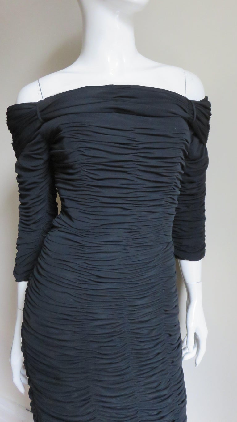 Victor Costa Ruched Bodycon Bare Shoulder Dress In Good Condition For Sale In Water Mill, NY