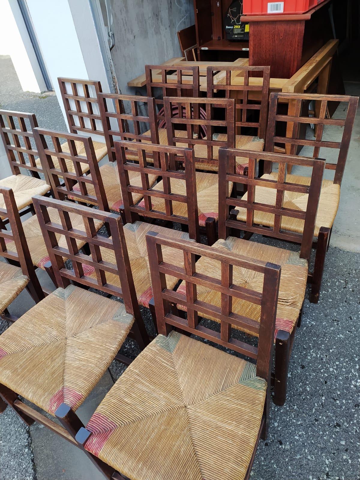 Ensemble de douze chaises dessinées par Victor Courtray (1896-1987)
Ecole de Maurice Dufrene, Paul Follot,
chaises avec la paille d'origine pour 10 et 2 refaites.