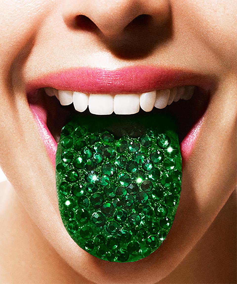 Langue verte, Harper's Bazaar U.S., 2012 - Photograph de Victor Demarchelier