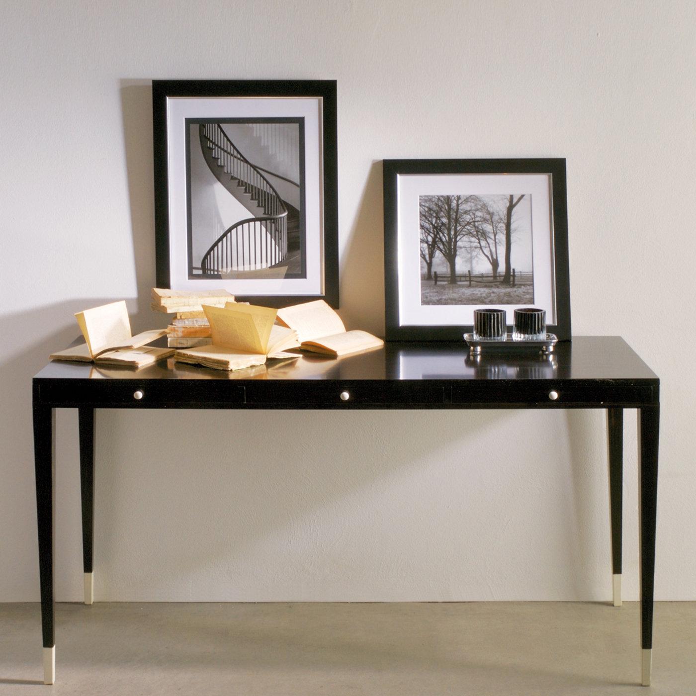 Victor Desk by Dom Edizioni In New Condition For Sale In Milan, IT