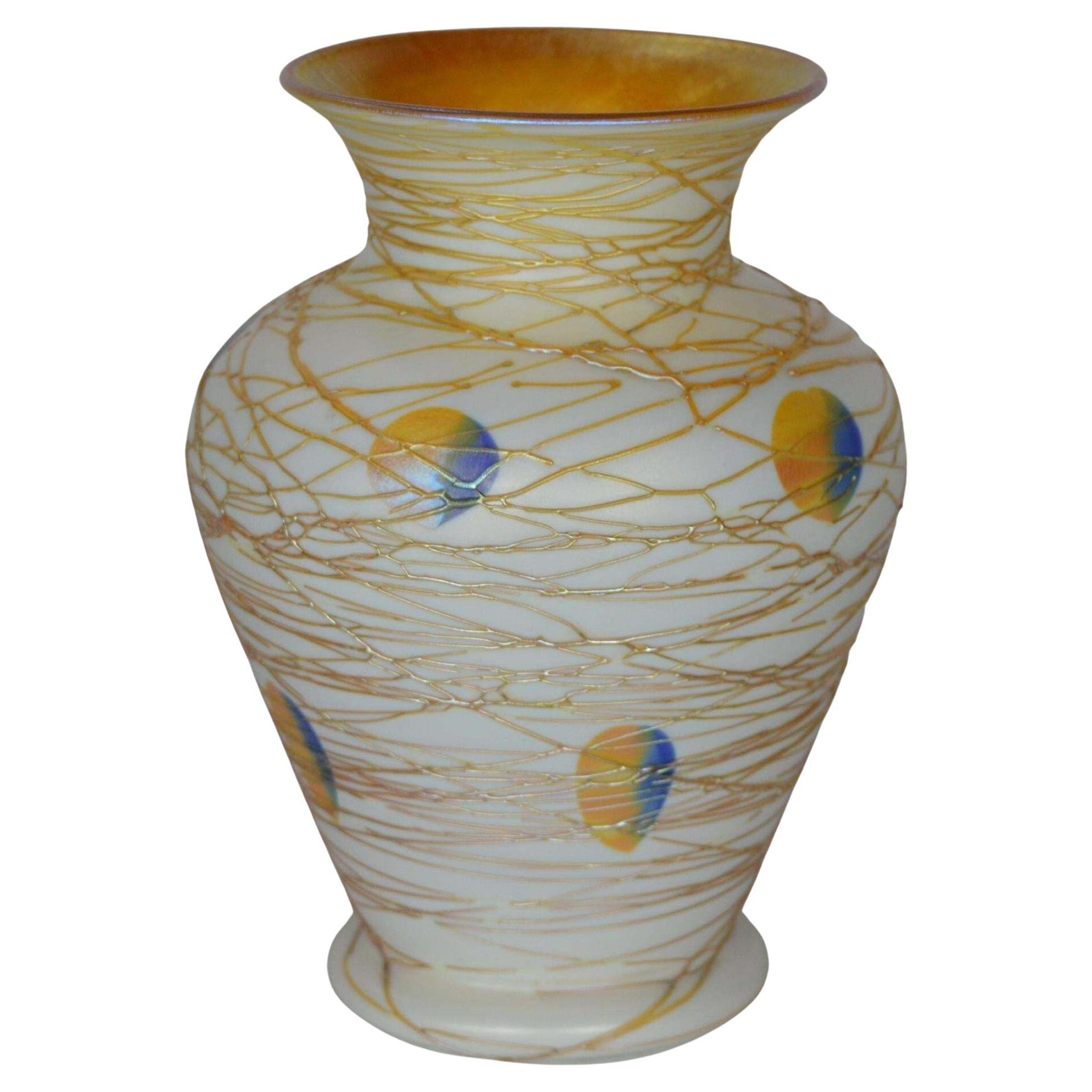 Bunte Vase aus geriffeltem Kunstglas von Victor Durand