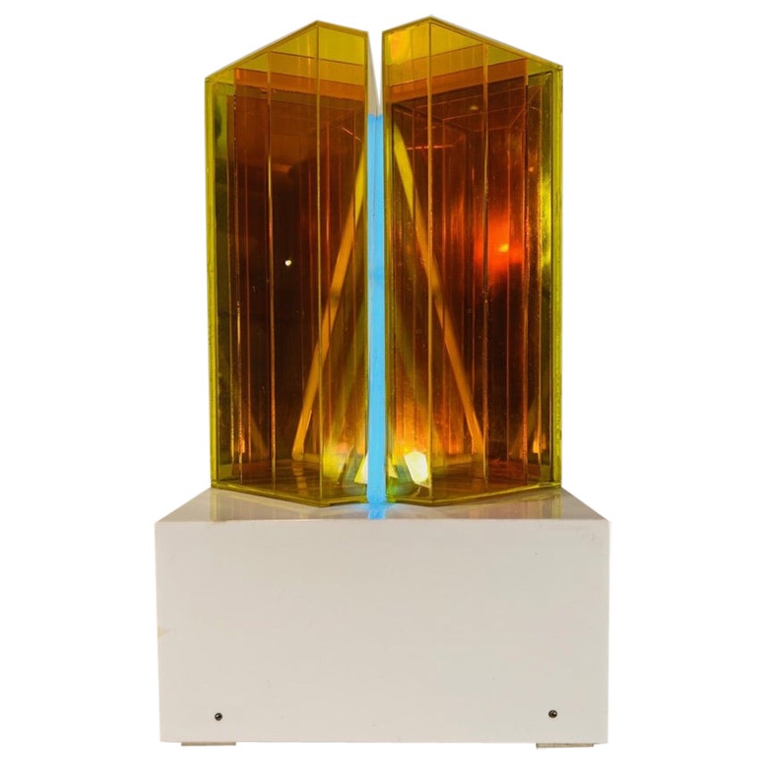 Victor Gehard brazilian acrylic yellow table lamp 1973 For Sale