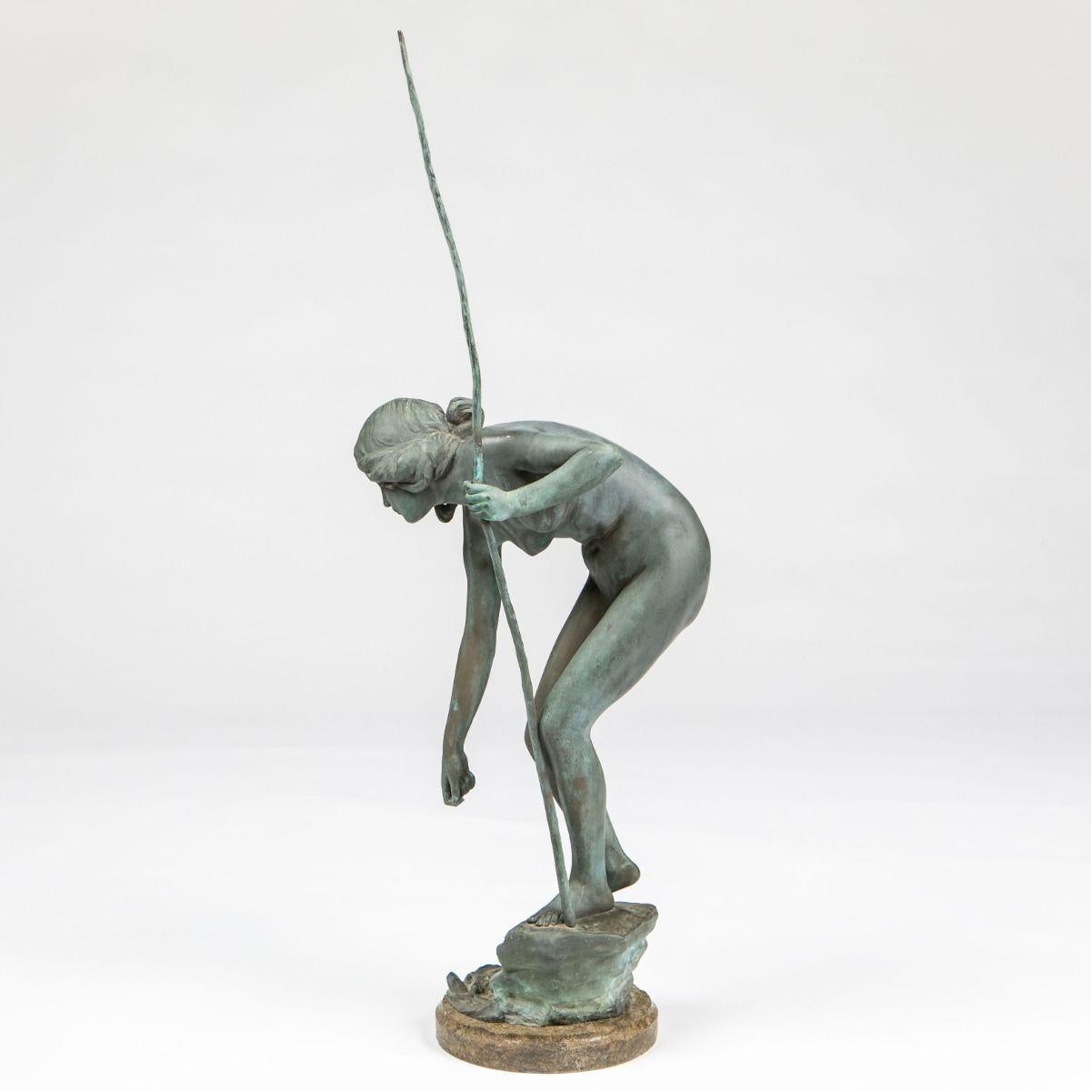 Victor Heinrich Seifert - Bronze Sculpture “Nude Woman Fishing Alemán en venta