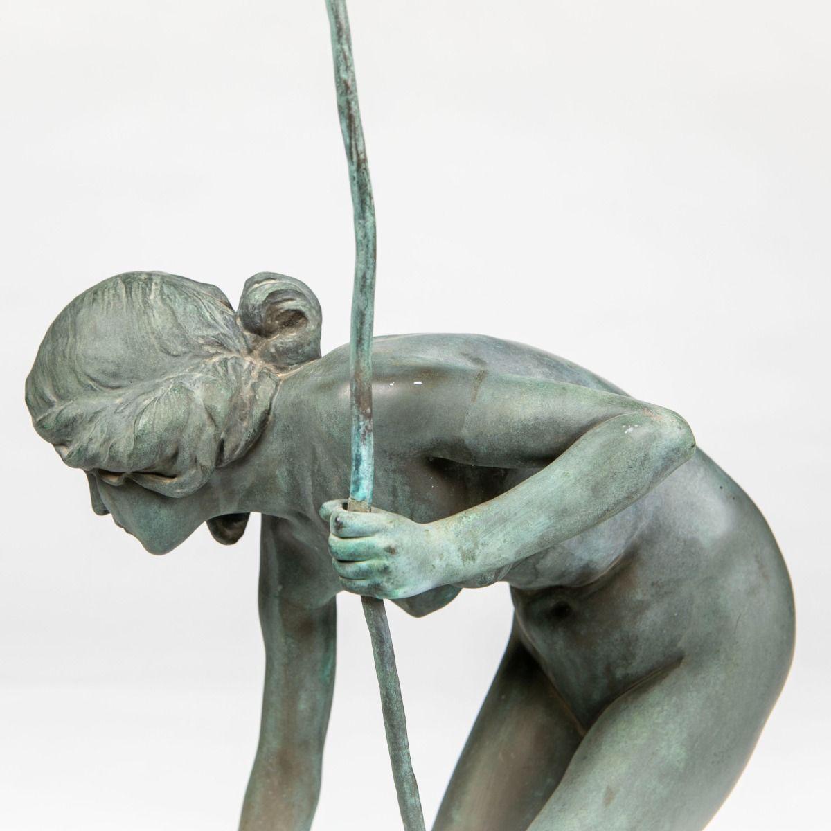 Victor Heinrich Seifert - Bronze Sculpture “Nude Woman Fishing en Bueno estado para la venta en Kastrup, DK