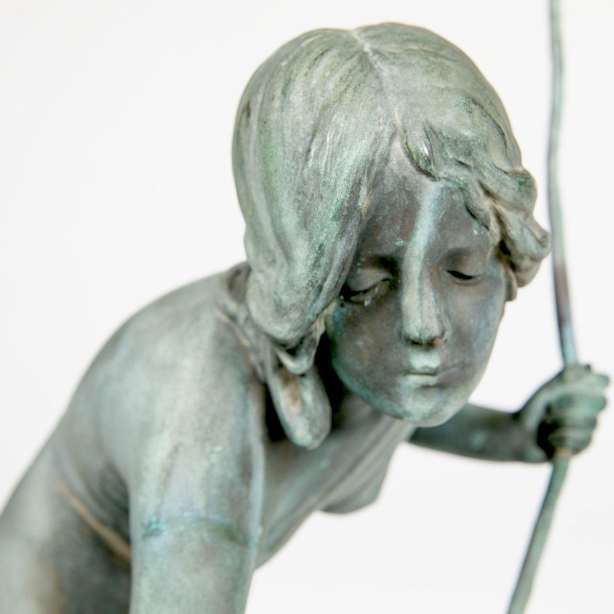 Victor Heinrich Seifert - Bronze Sculpture “Nude Woman Fishing en venta 1