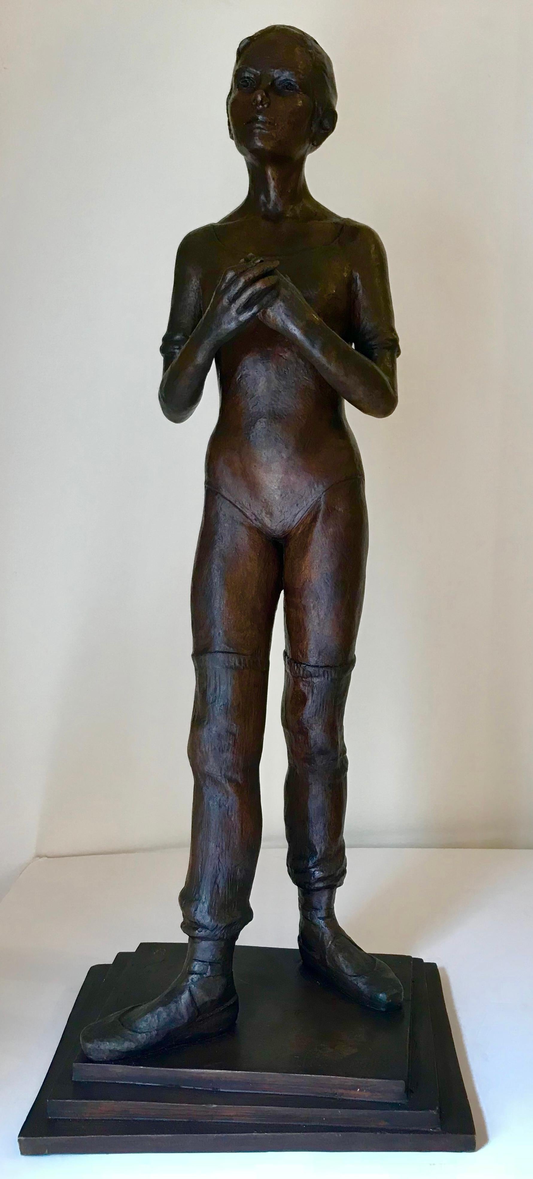 Victor Manuel Villarreal Figurative Sculpture ��– "Aufwärmen"