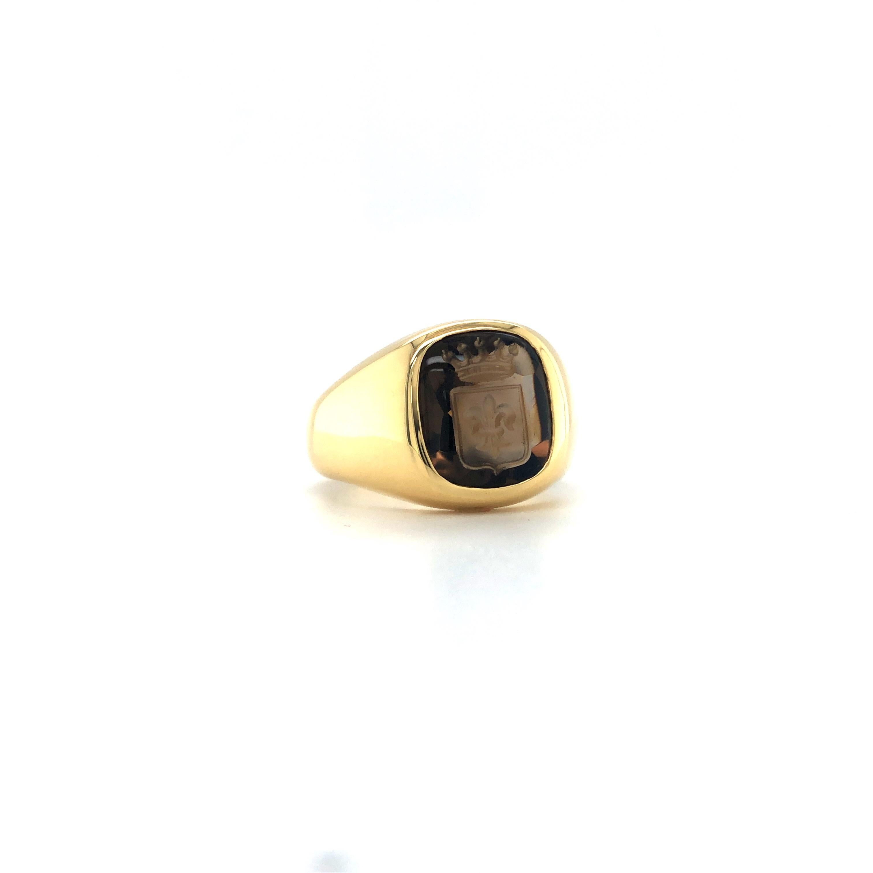 Contemporary Victor Mayer Antique Signet Ring 18k Yellow Gold Smoky Quartz with Engraving For Sale
