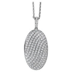 Médaillon Camila ovale en or blanc 18 carats 151 diamants 4,18 carats G VS 40 mm x 24 mm