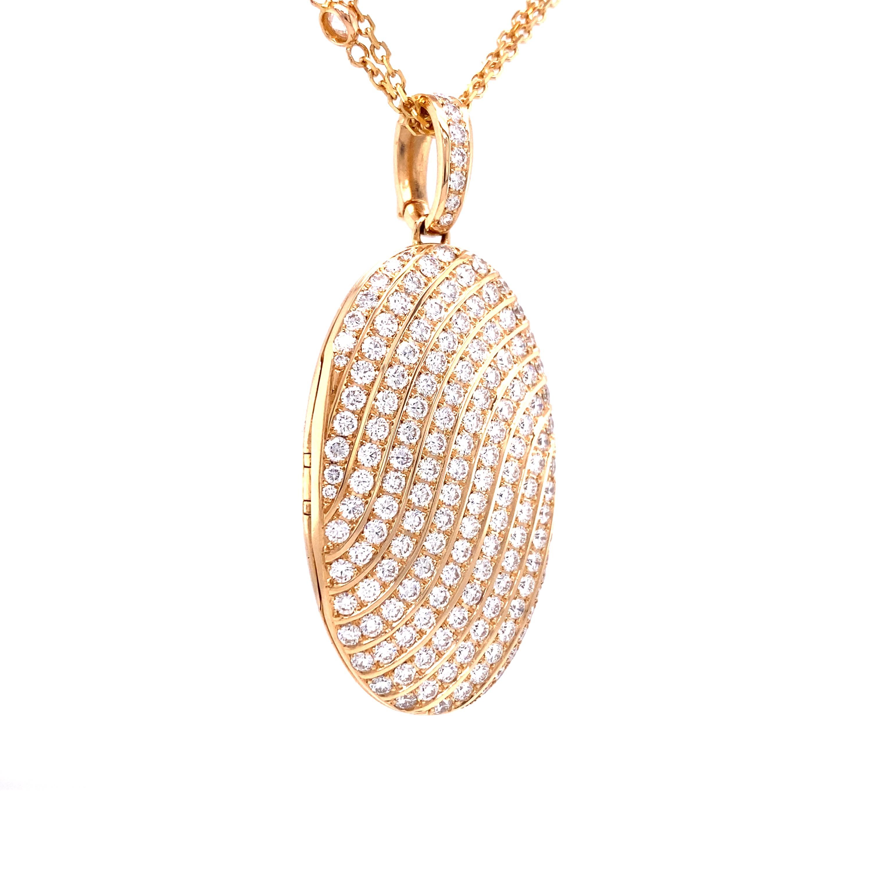 Contemporain Pendentif médaillon ovale personnalisable en or rose 18 carats avec 151 diamants de 4,18 carats, 24 x 40 mm en vente