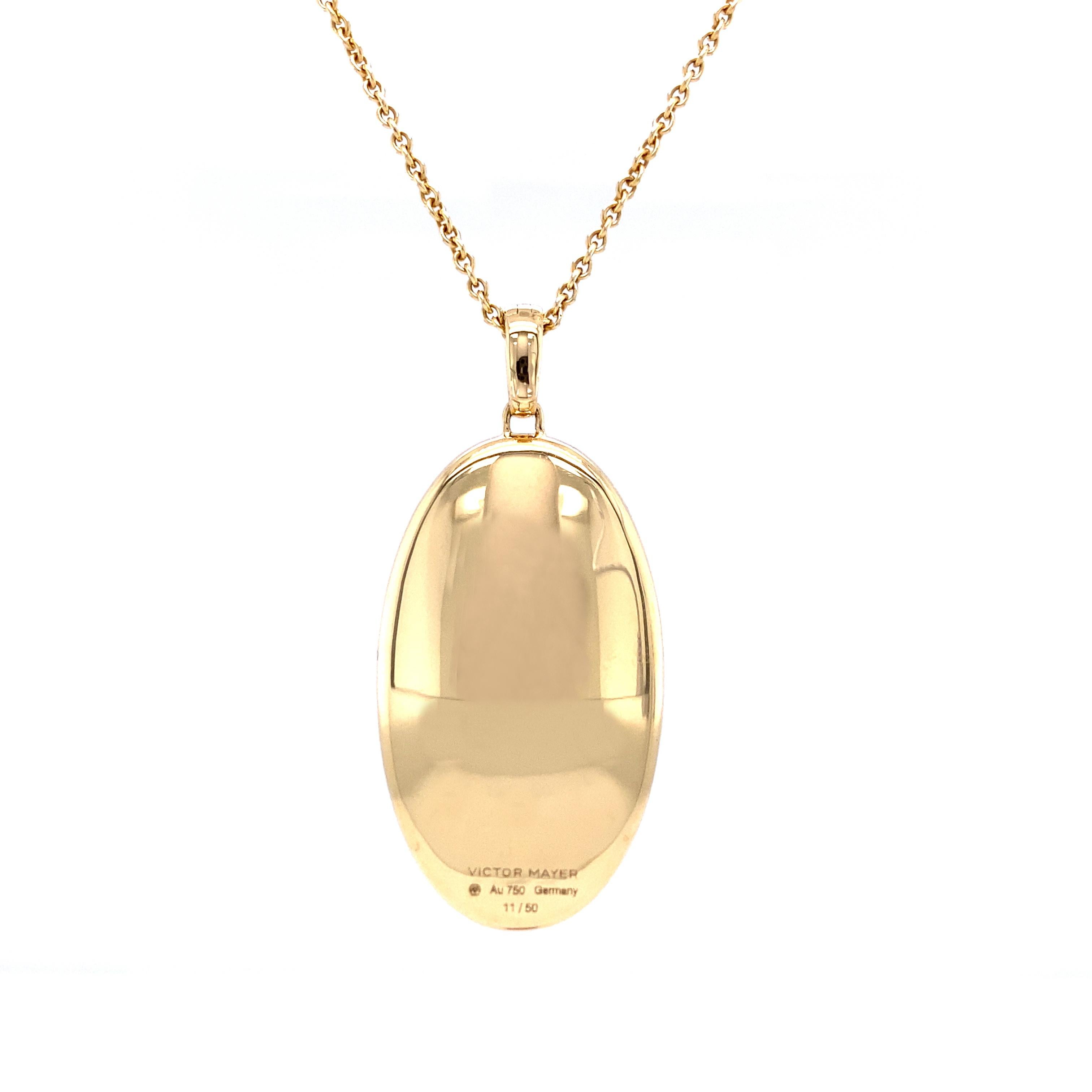 Women's Customizable Oval Locket Pendant 18k Yellow Gold 155 Diamonds 1.76 ct 34 x 20 mm For Sale