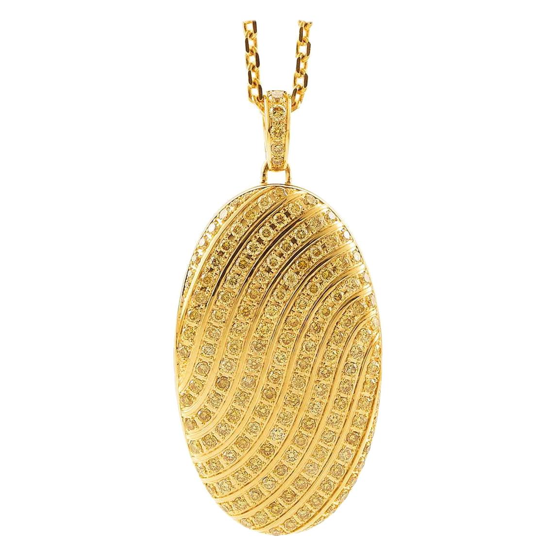 Customizable Oval Locket Pendant 18k Yellow Gold 155 Diamonds 1.76 ct 34 x 20 mm For Sale