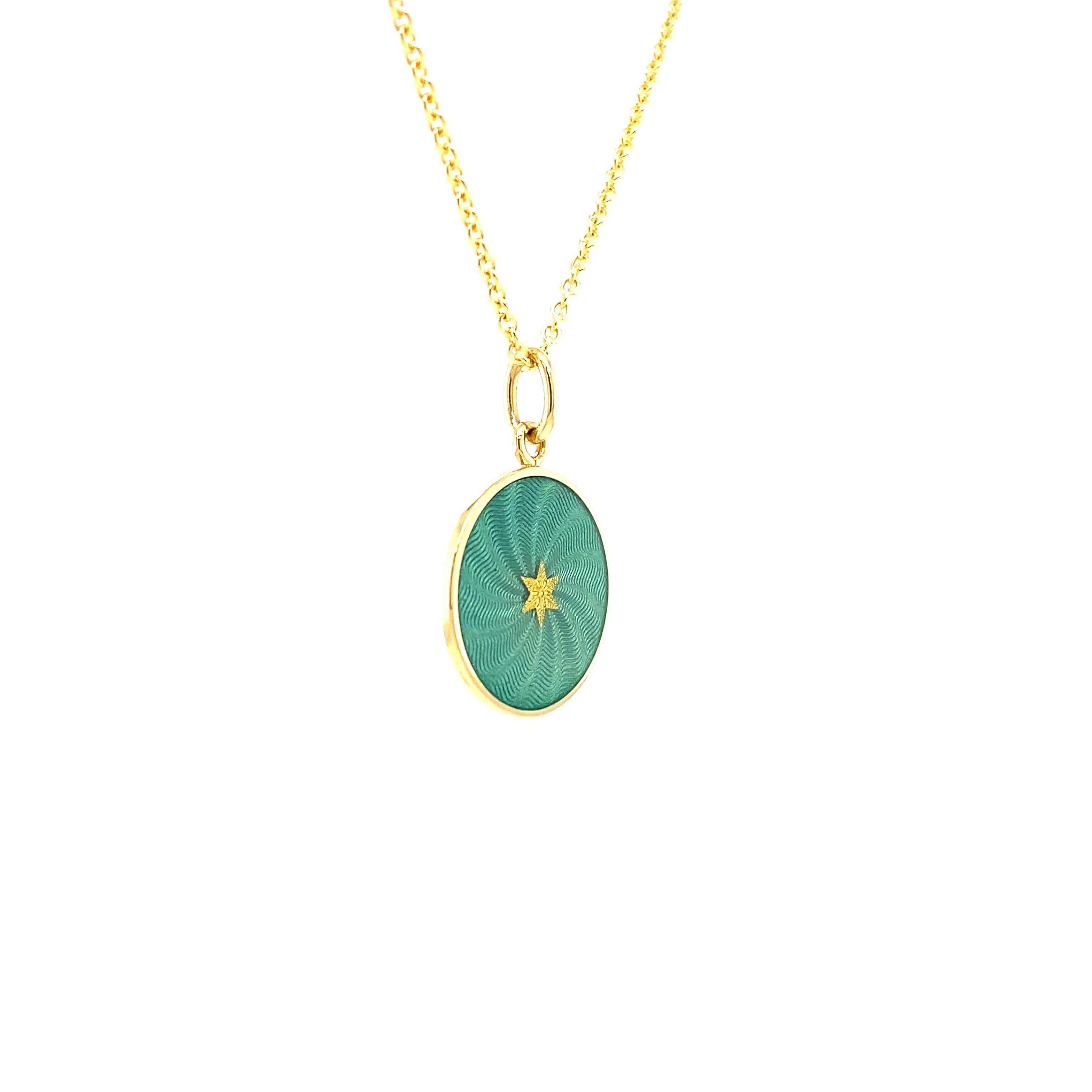 Pendentif rond guilloché en or jaune 18 carats, émail turquoise et paillons  en vente 2